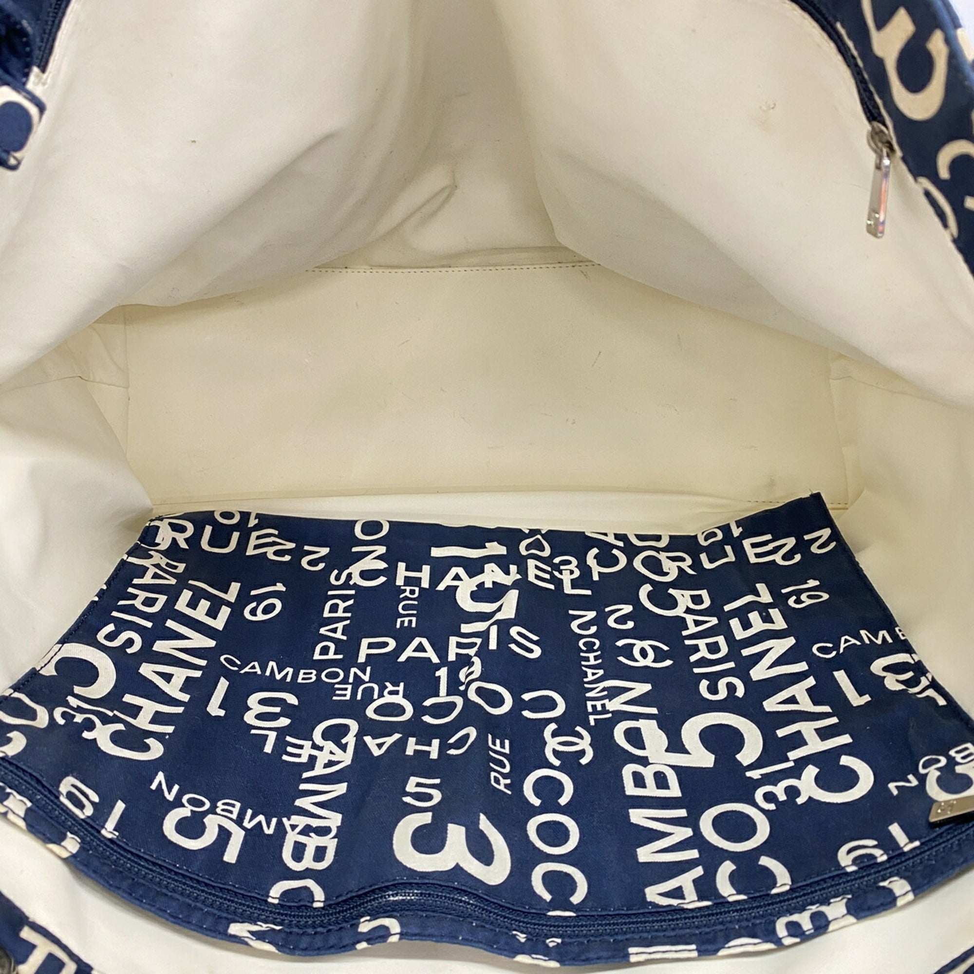 Chanel Navy Canvas Tote Bag (Pre-Owned)