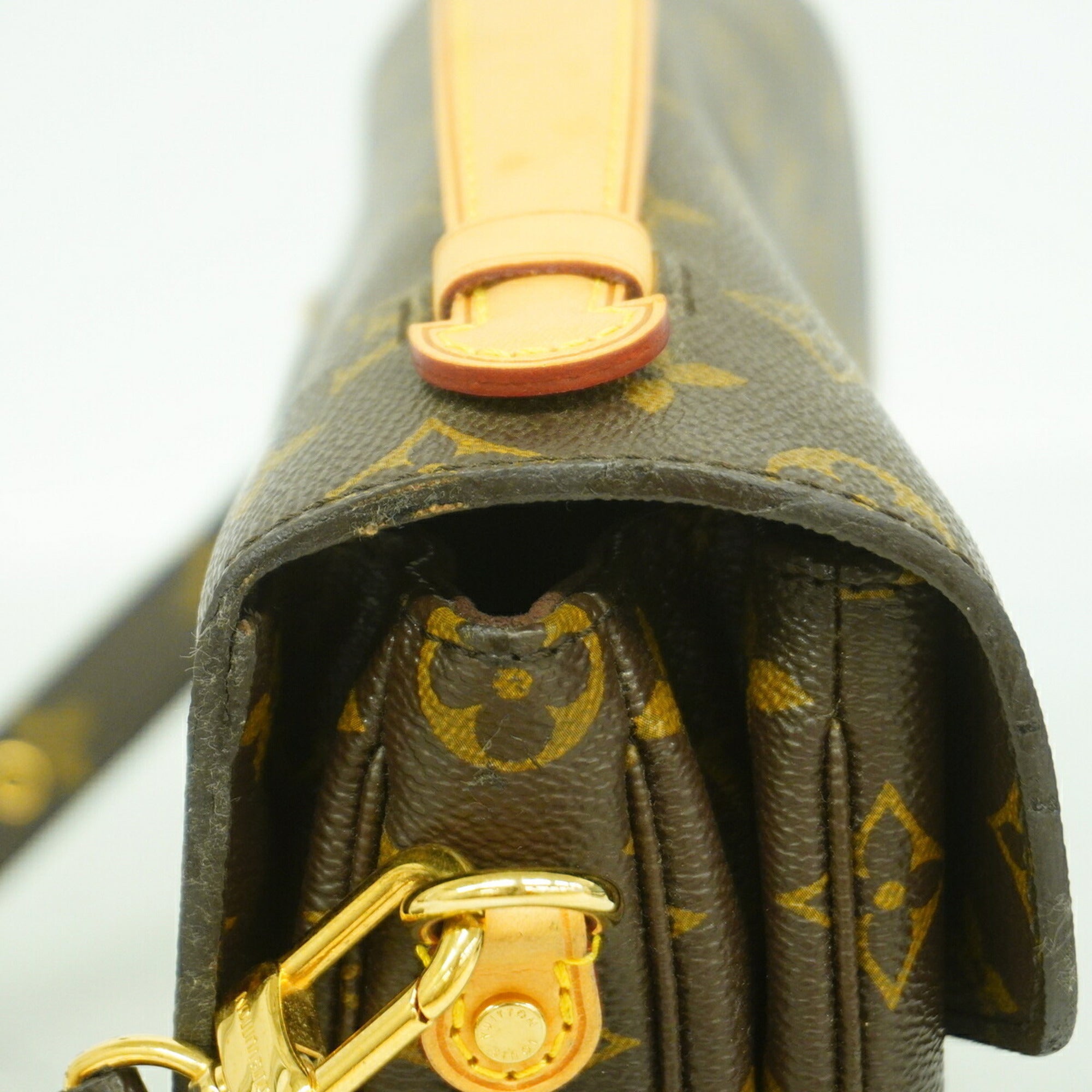 Louis Vuitton Brown Handbag (Pre-Owned)