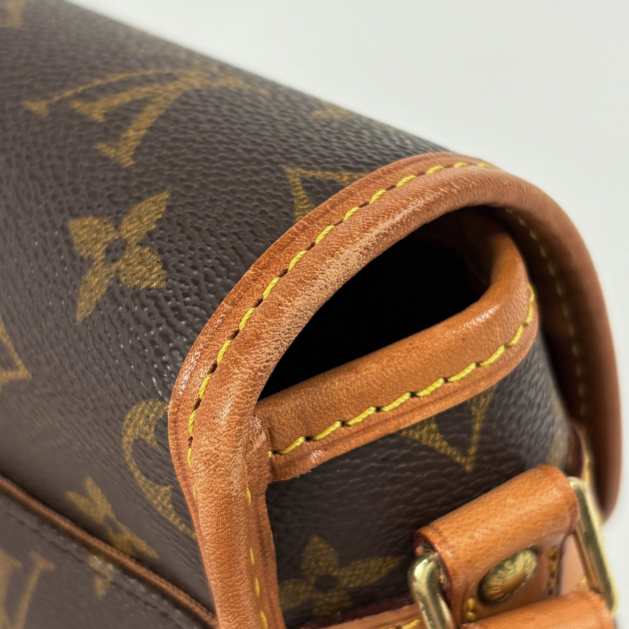 Louis Vuitton Brown Monogram Shoulder Bag (Pre-Owned)