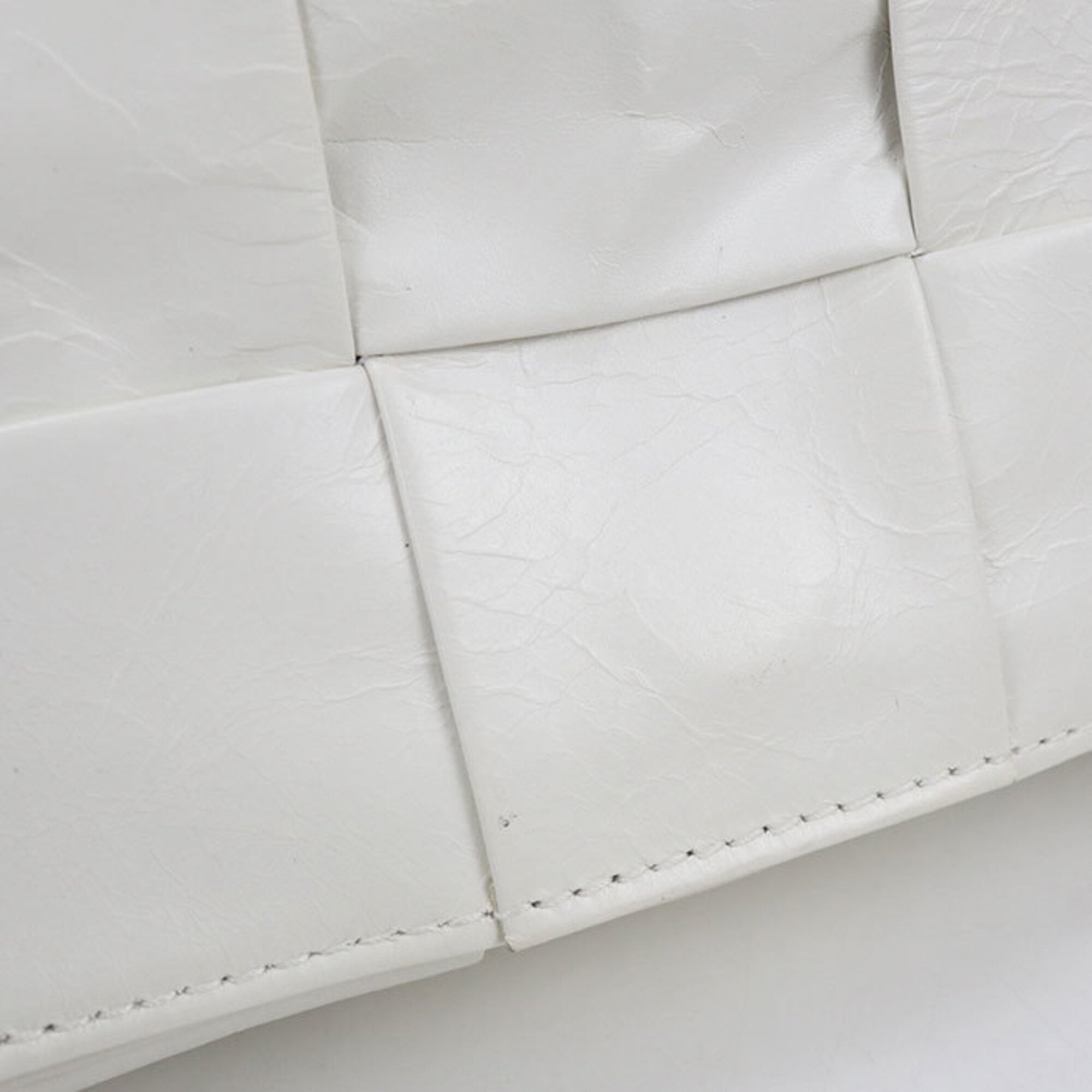 Bottega Veneta White Leather Shoulder Bag (Pre-Owned)