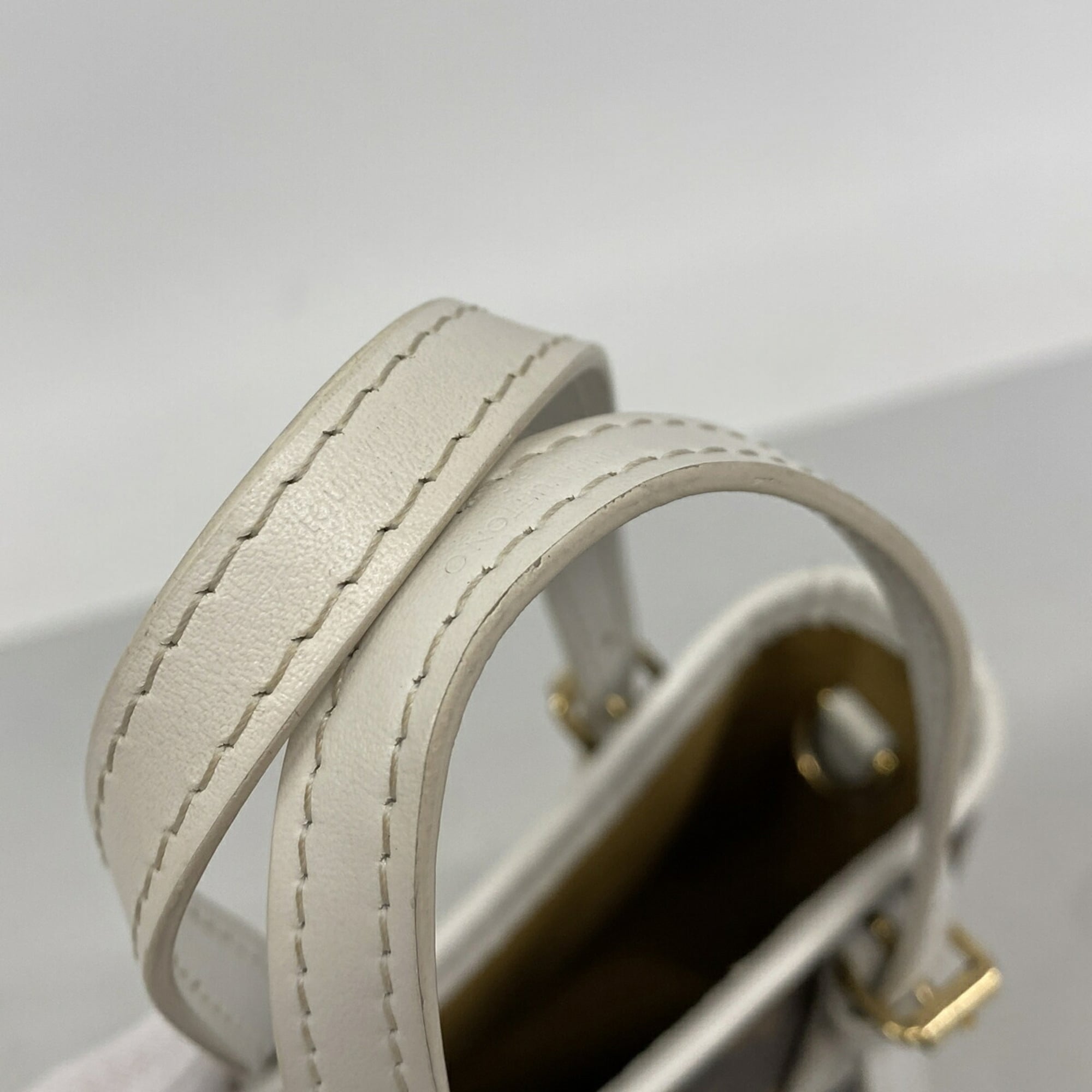 Louis Vuitton Brown White Handbag (Pre-Owned)
