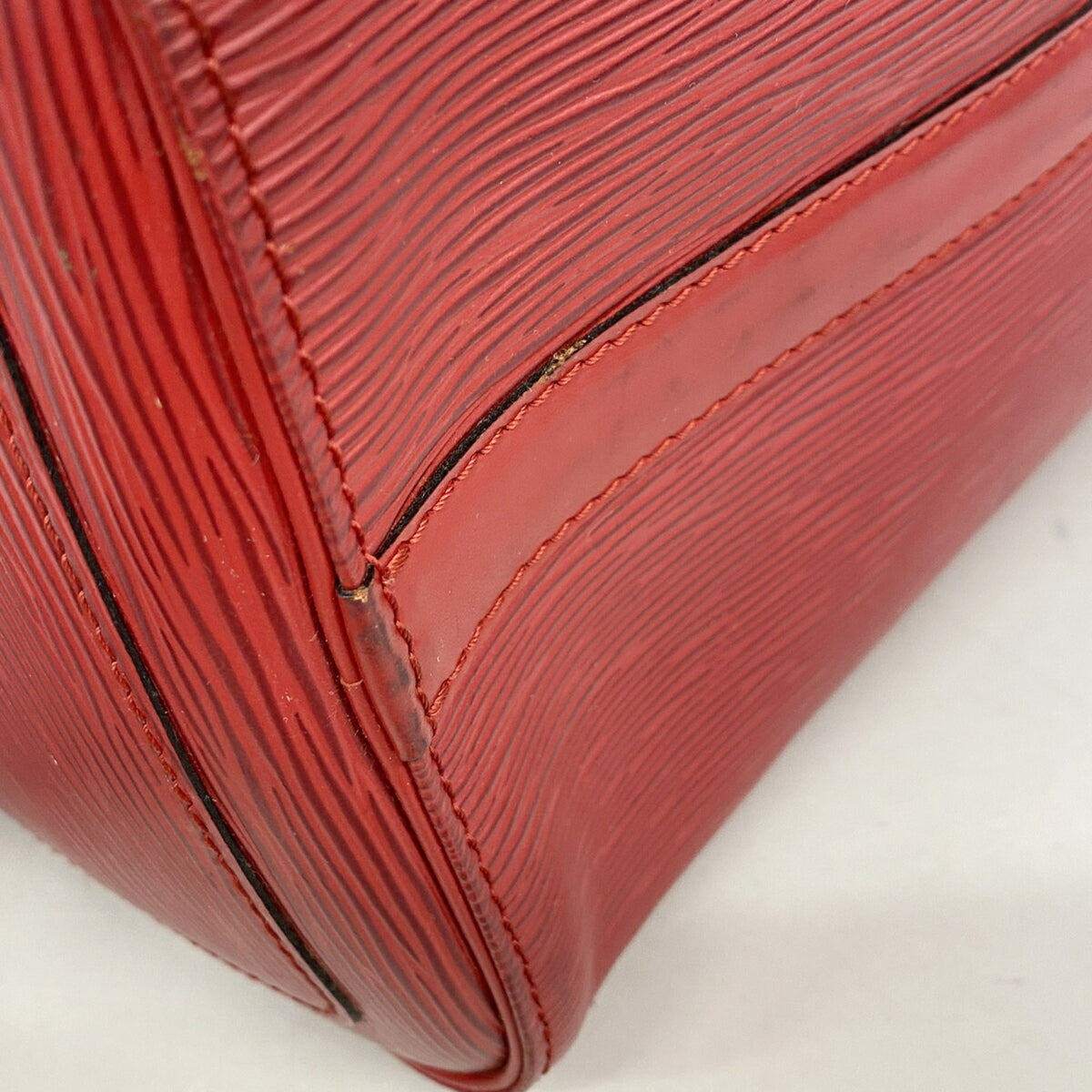 Louis Vuitton Castilian Red Handbag (Pre-Owned)