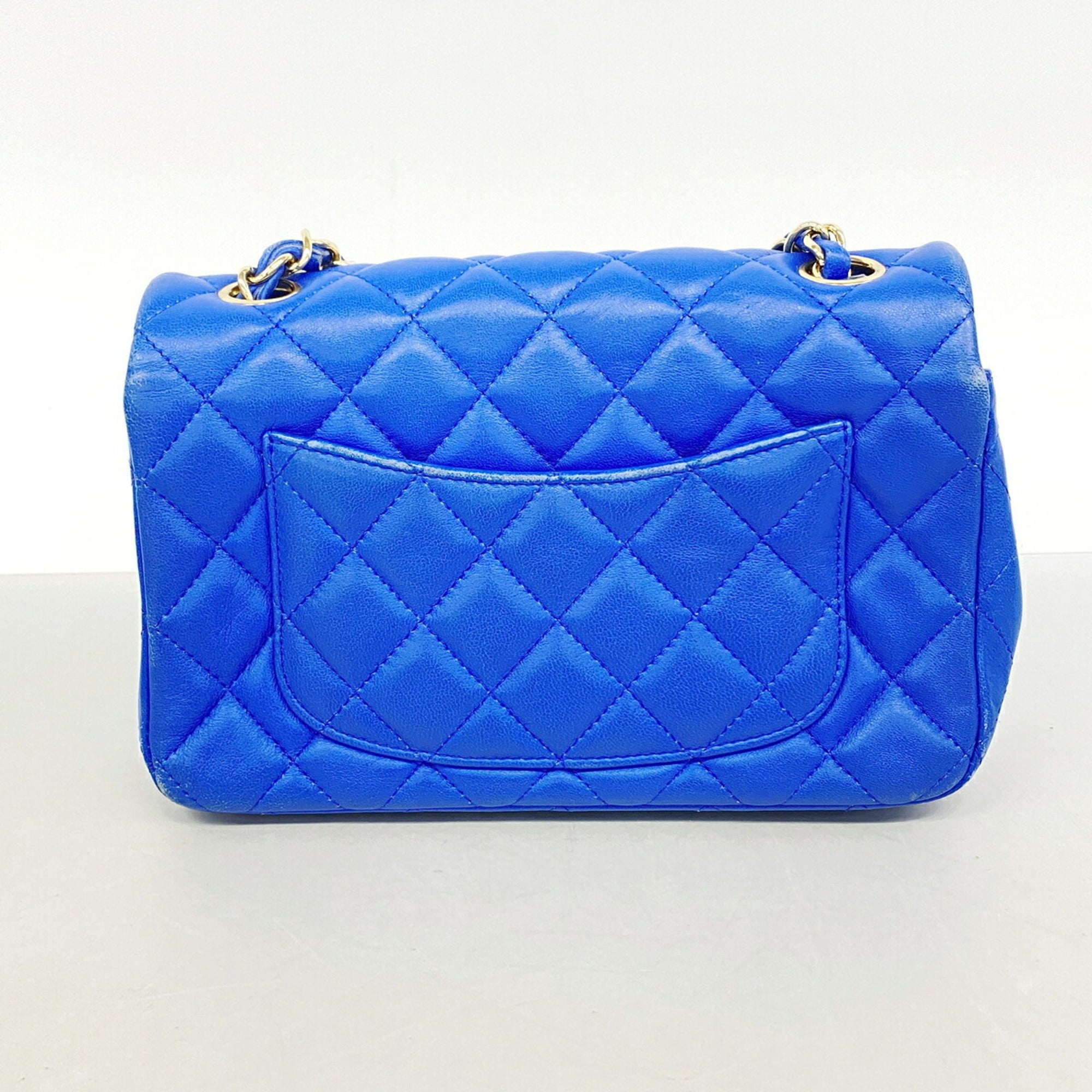 Chanel Blue Leather Shoulder Bag (Pre-Owned)