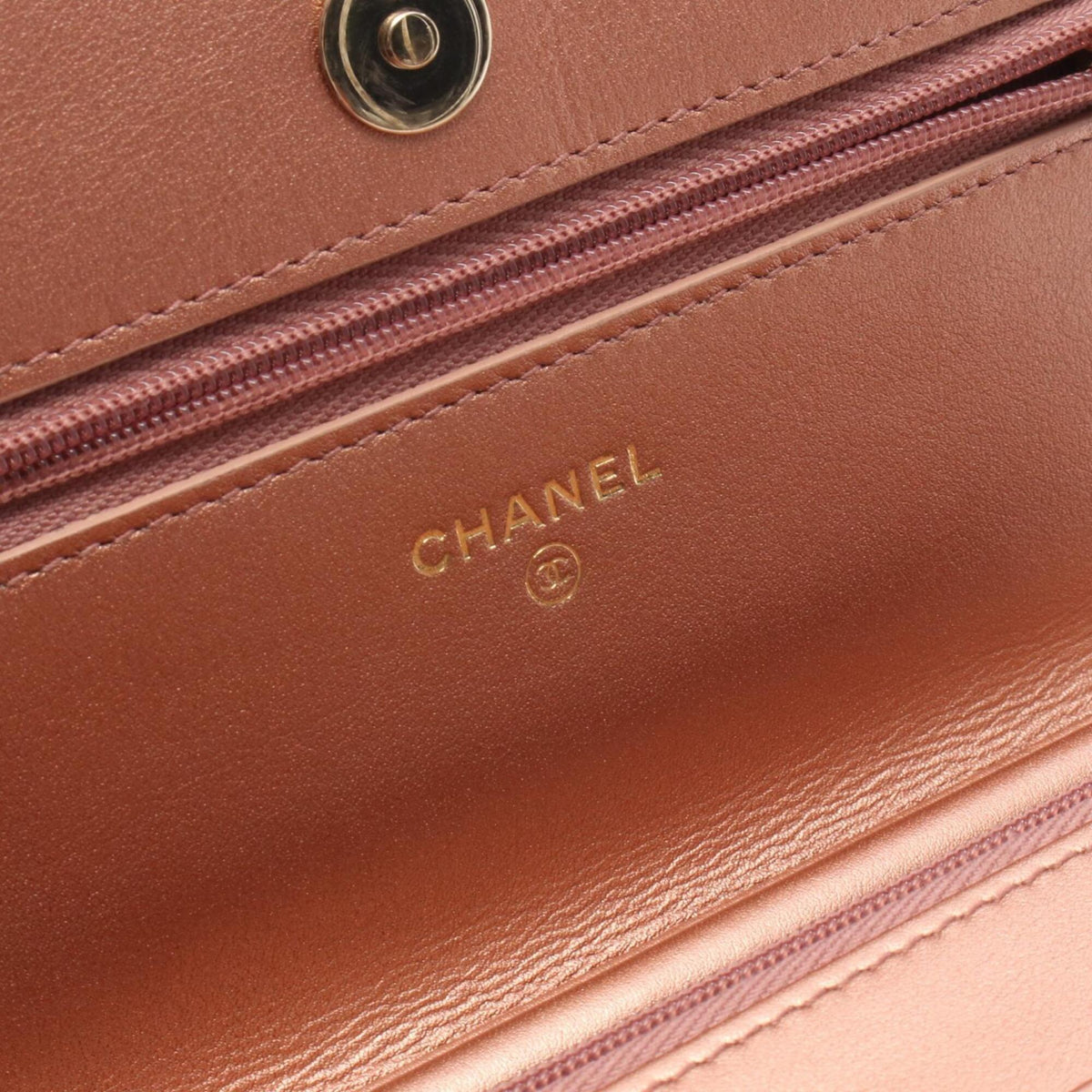 Chanel Gold Metallic Leather Handbag Shoulder Bag (Pre-Owned)