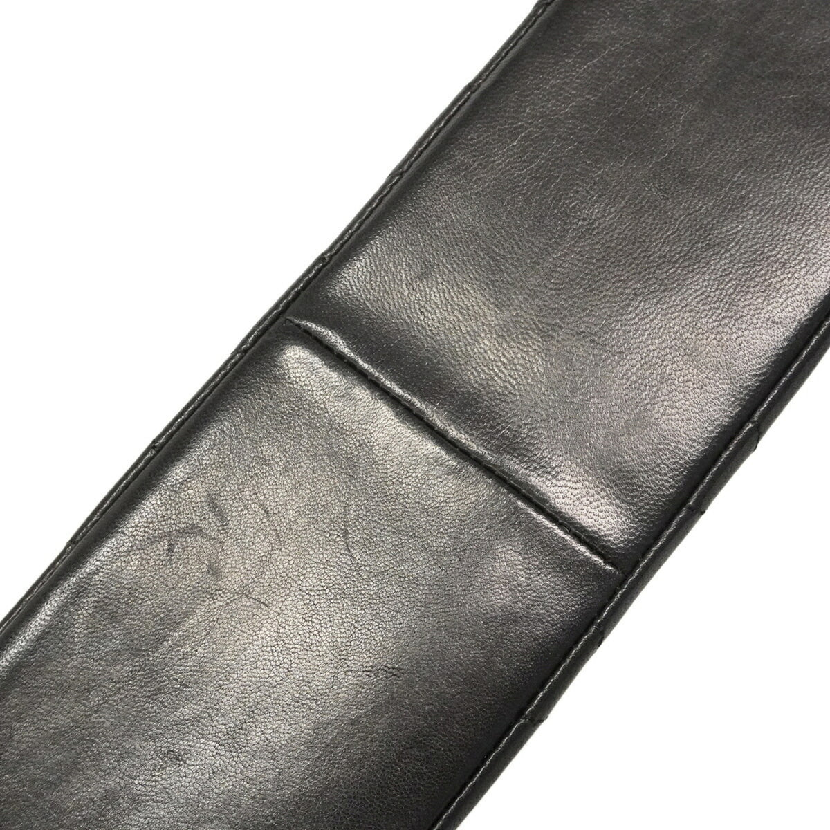 Chanel Black Leather Shoulder Bag (Pre-Owned)