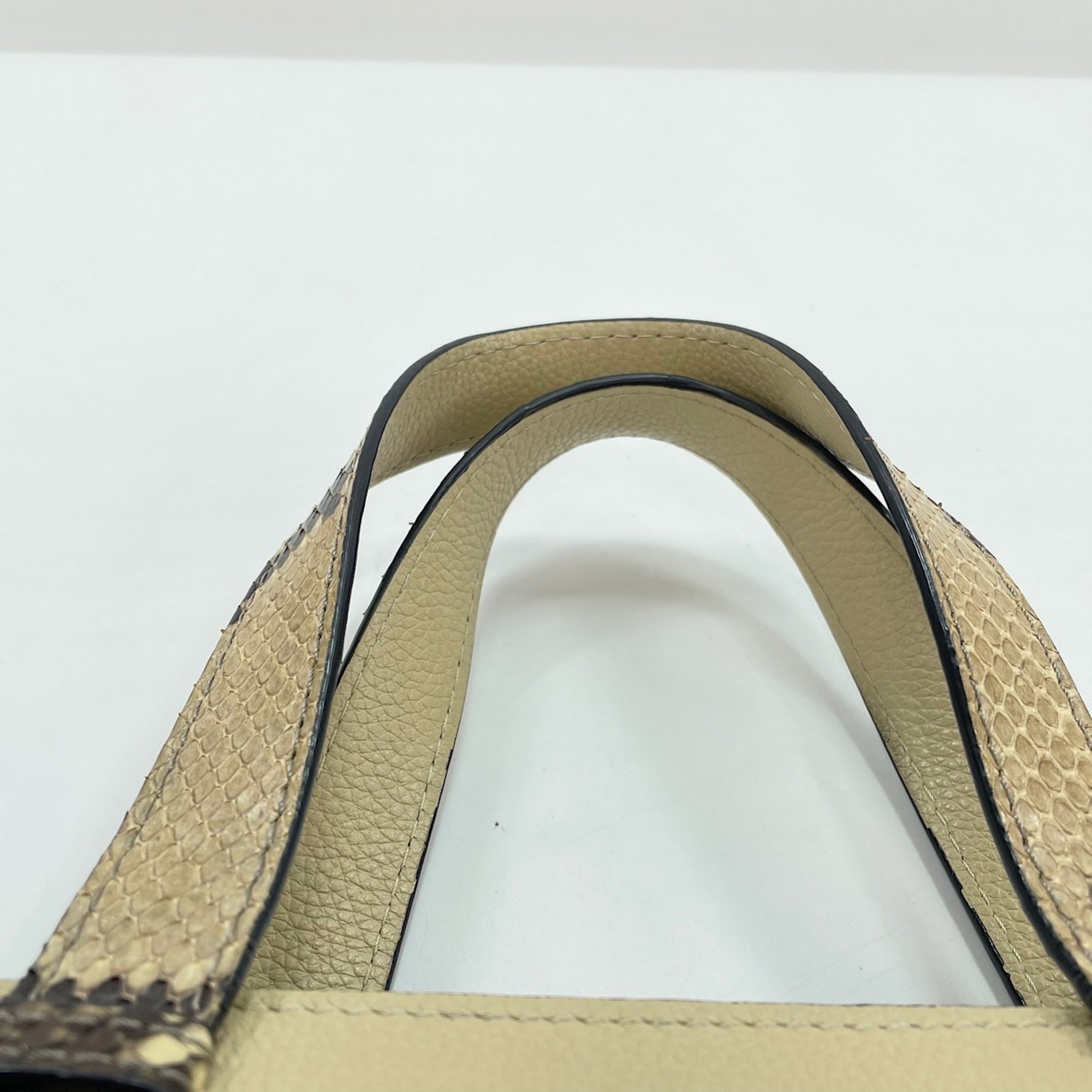 Loewe Beige Handbag (Pre-Owned)
