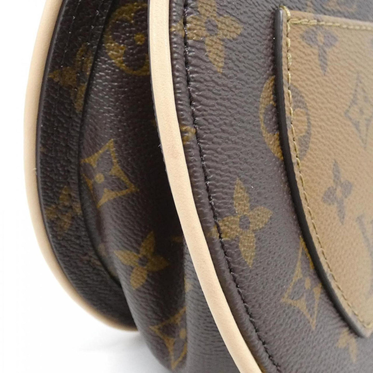 Louis Vuitton Marron Coated Canvas Shoulder Bag (Pre-Owned)