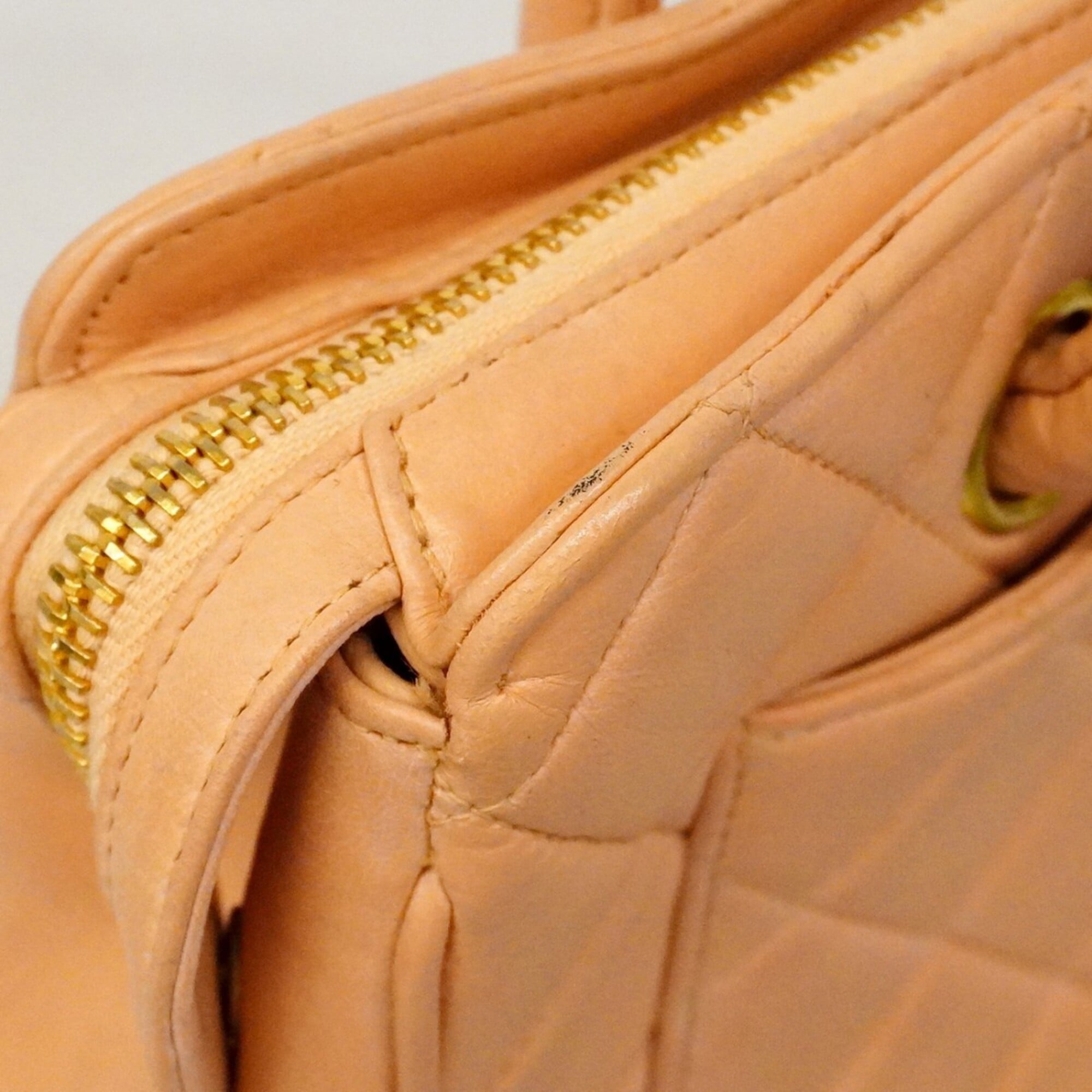 Chanel Beige Leather Handbag (Pre-Owned)