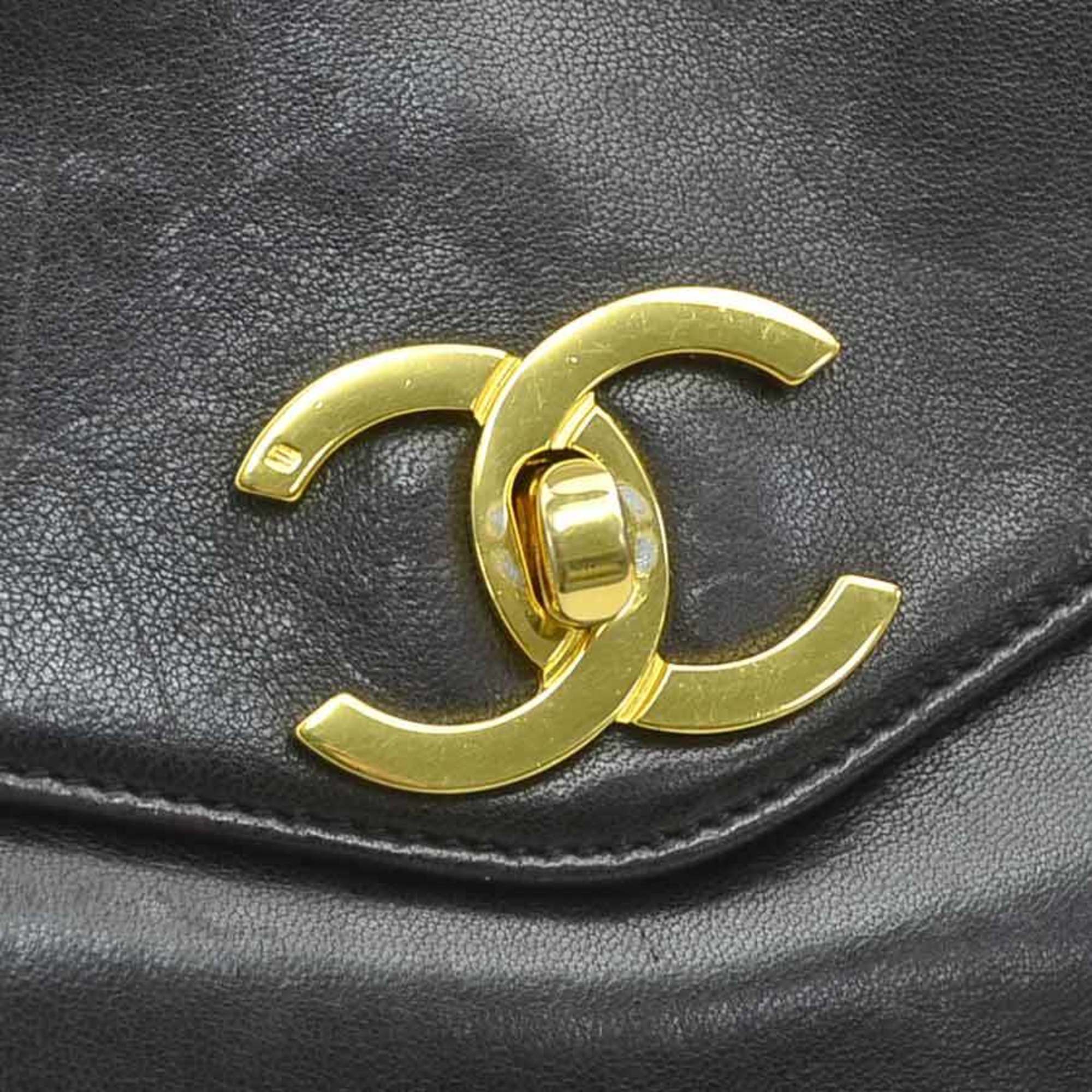 Chanel Black Leather Shoulder Bag (Pre-Owned)