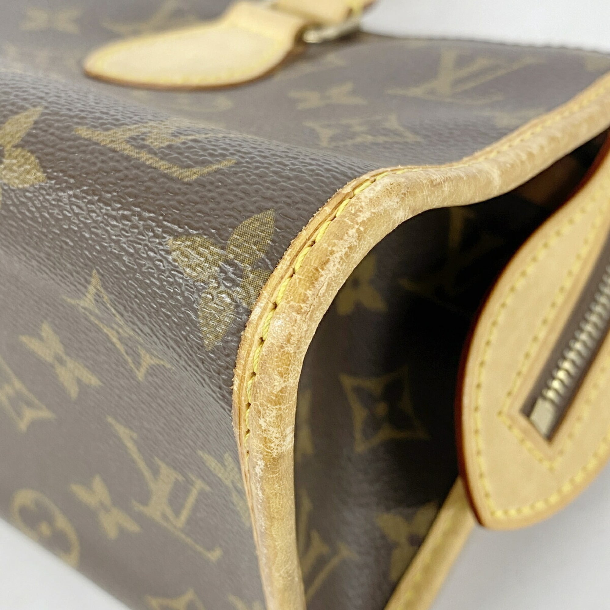 Louis Vuitton Brown Handbag (Pre-Owned)