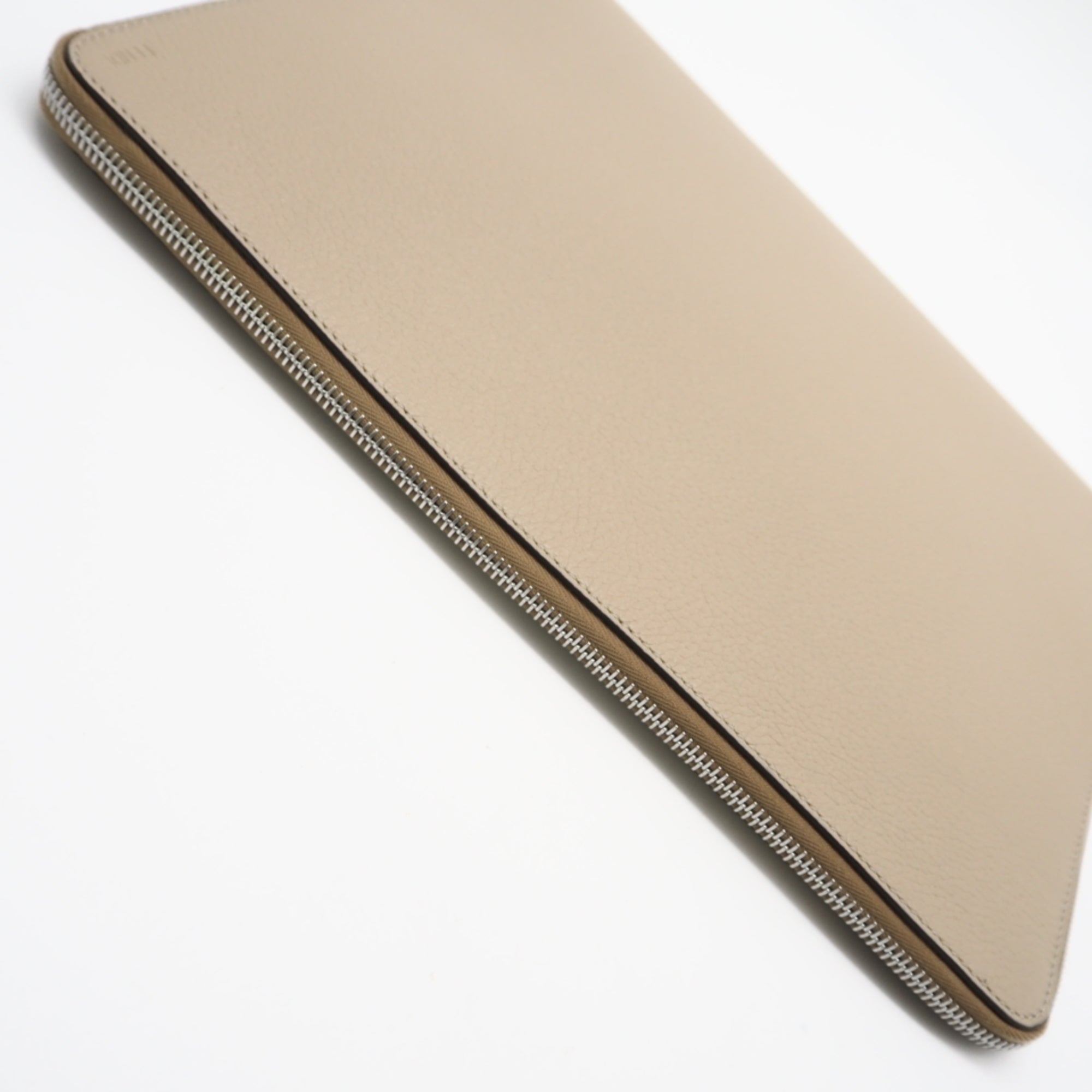 Fendi Beige Leather Clutch Bag (Pre-Owned)