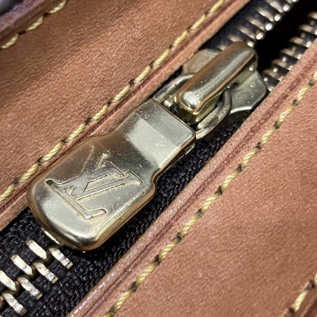 Louis Vuitton Monogram Monogram Shoulder Bag (Pre-Owned)