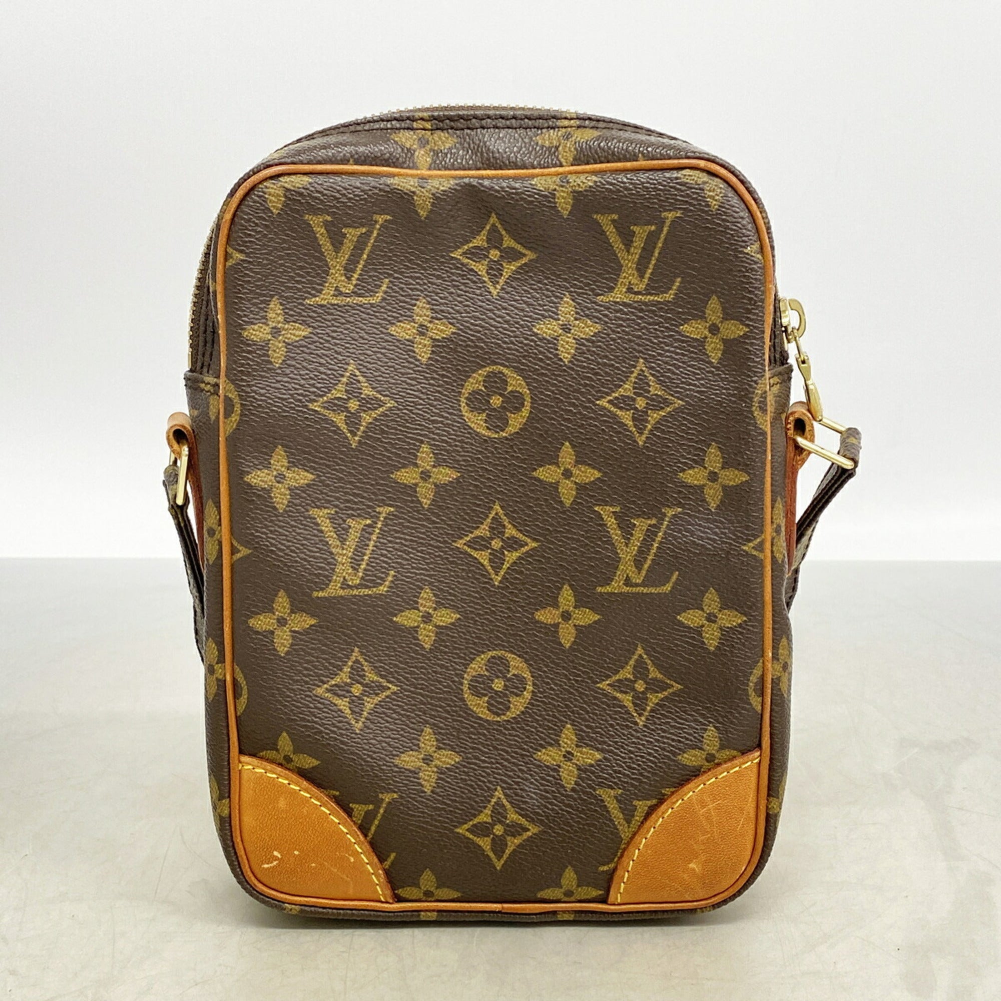Louis Vuitton Brown Shoulder Bag (Pre-Owned)