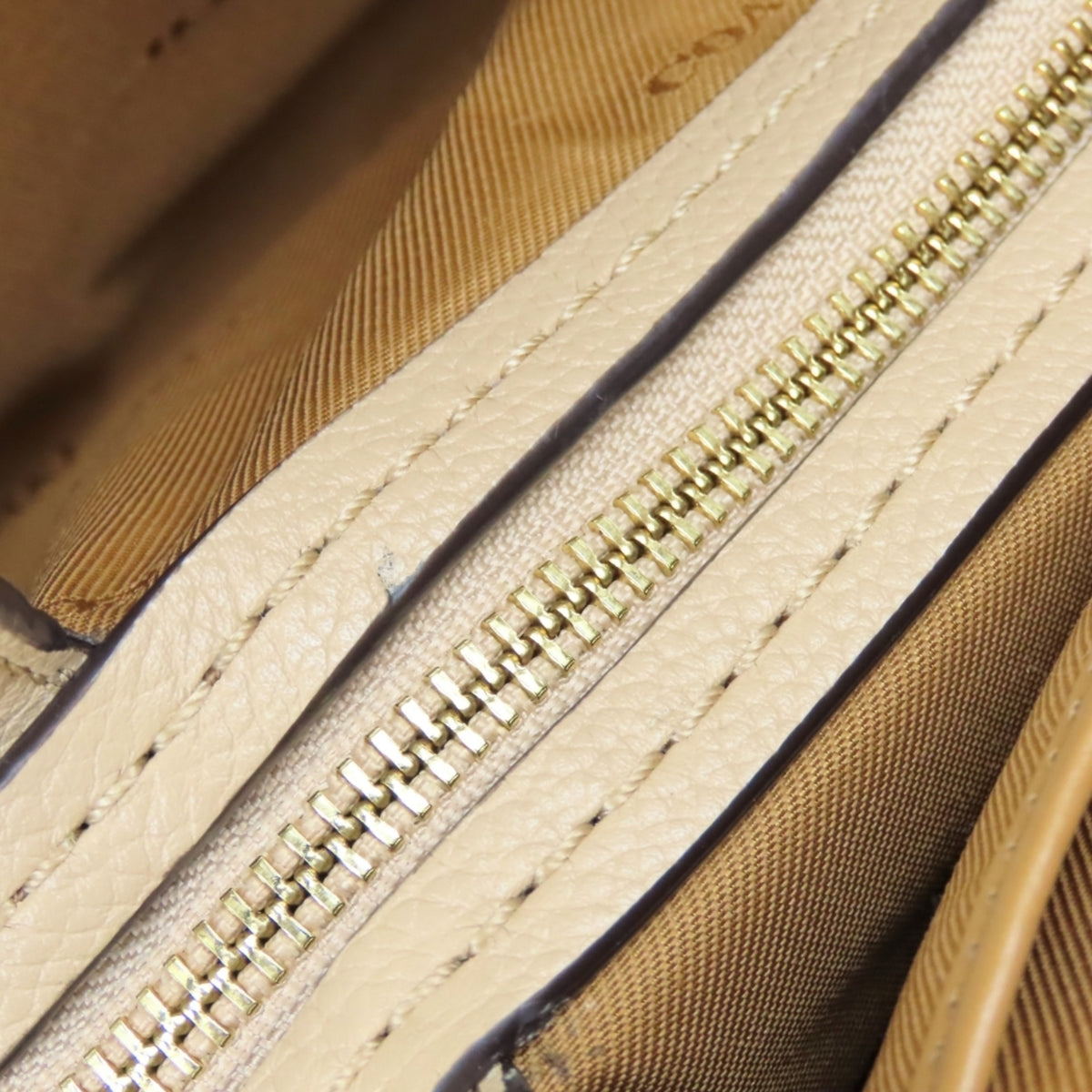 Coach Beige Leather Tote Bag (Pre-Owned)