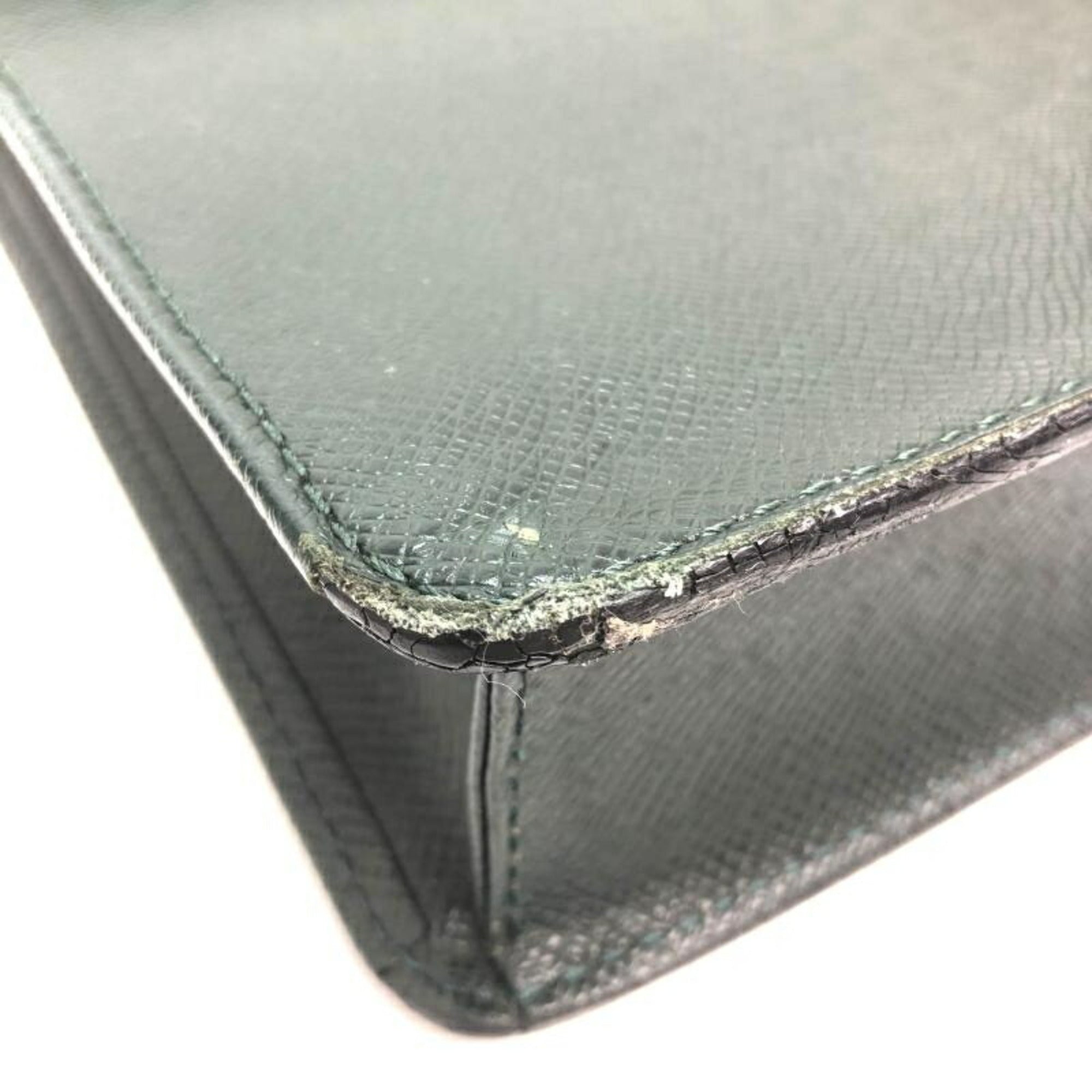 Louis Vuitton Taiga Green Briefcase (Pre-Owned)