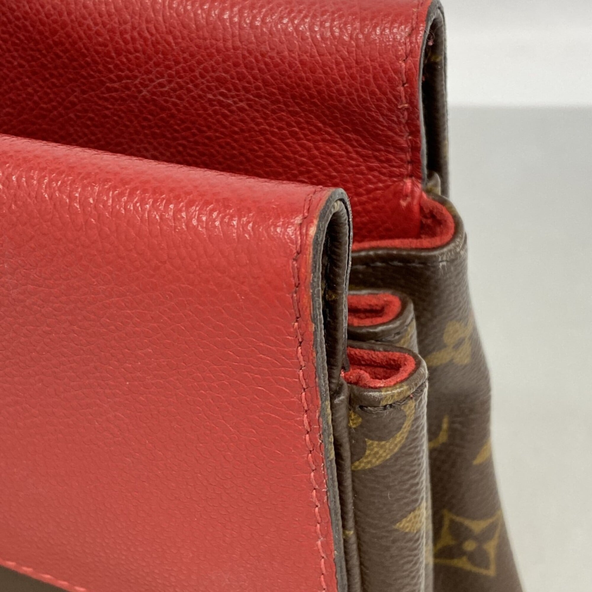 Louis Vuitton Cerise Handbag (Pre-Owned)