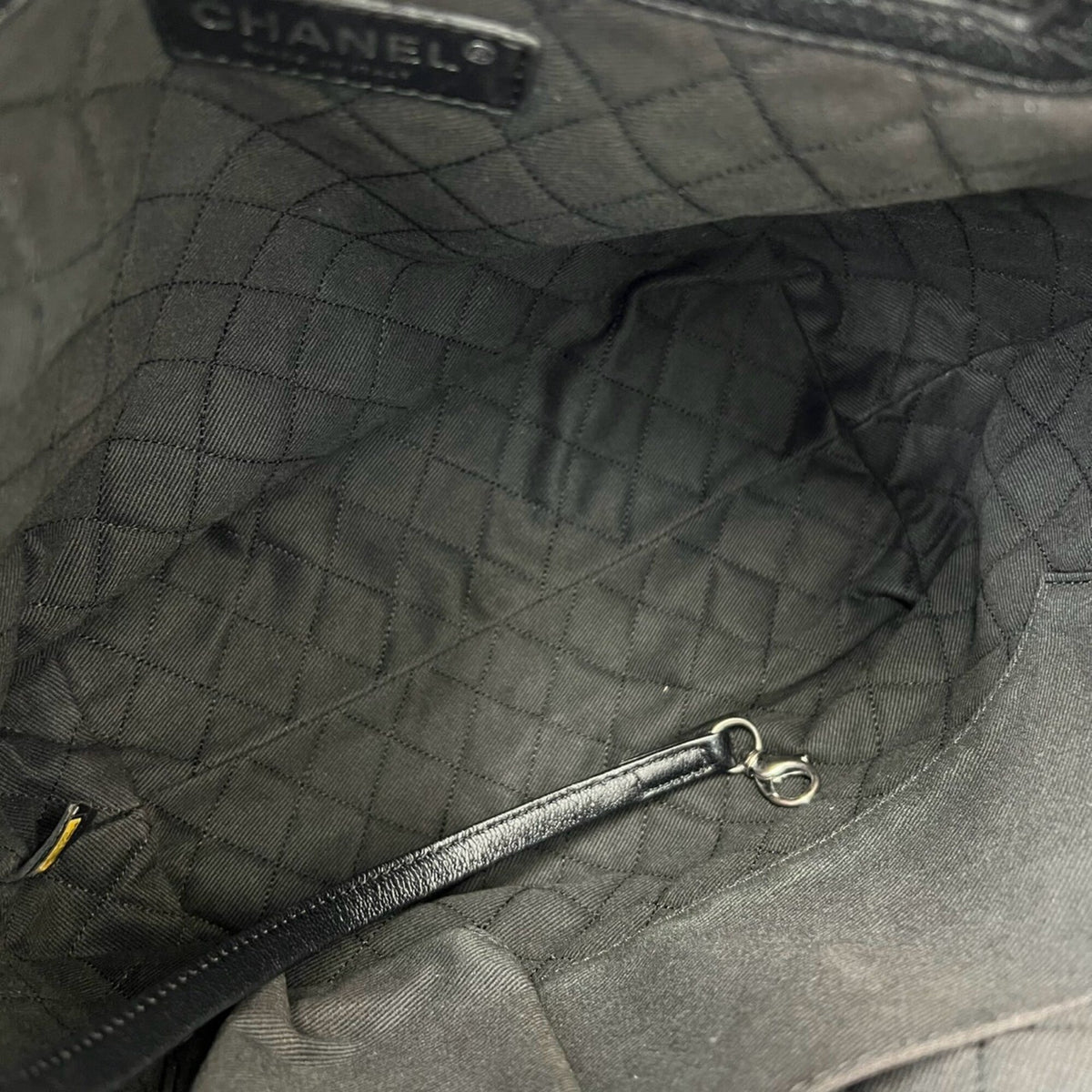 Chanel Black Leather Shoulder Bag Tote Bag (Pre-Owned)