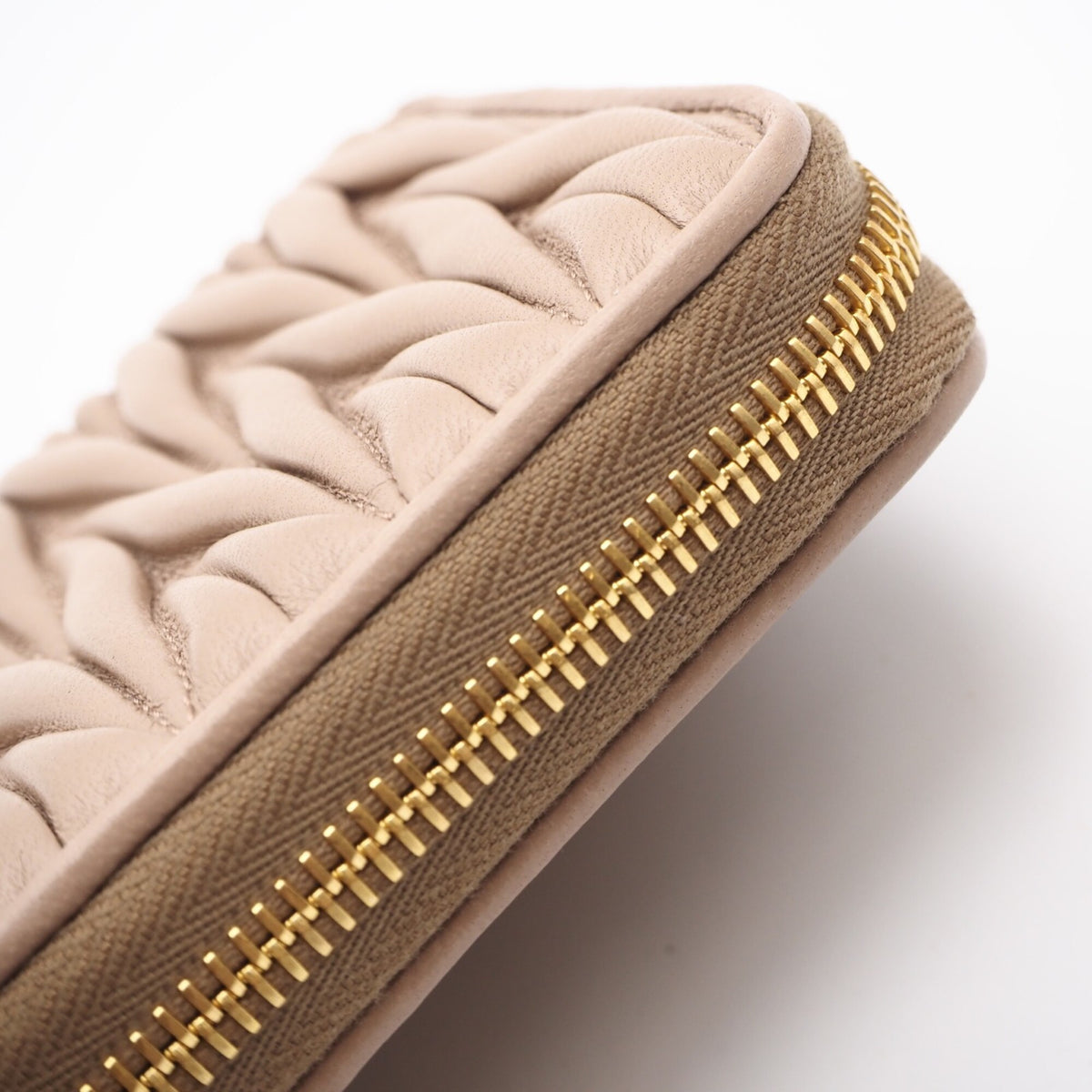 Miu Miu Matelasse Pink Beige Leather Long Wallet (Bi-Fold) (Pre-Owned)