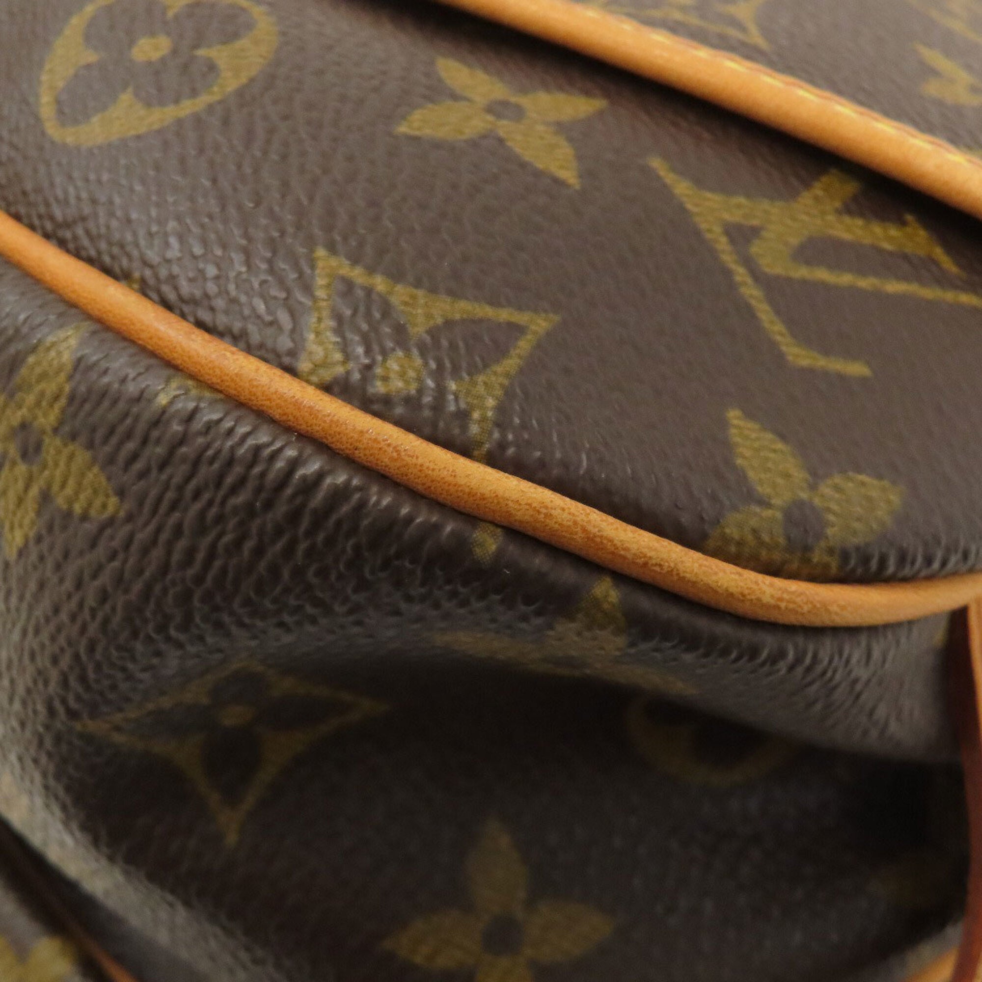 Louis Vuitton Monogram Monogram Shoulder Bag (Pre-Owned)