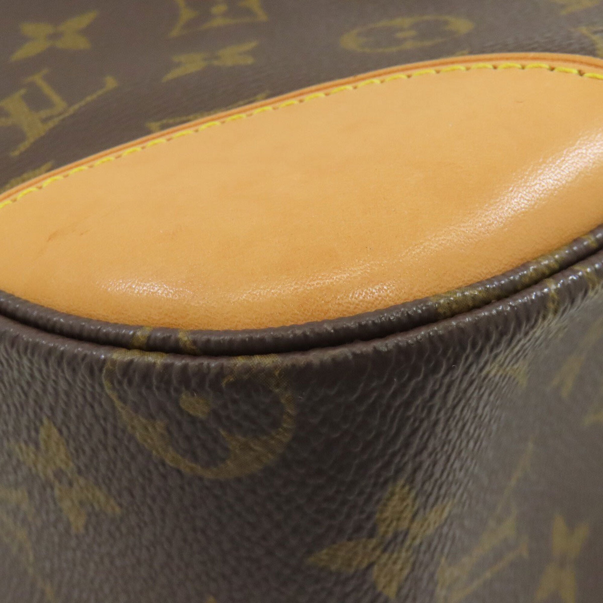 Louis Vuitton Monogram Monogram Canvas Shoulder Bag (Pre-Owned)