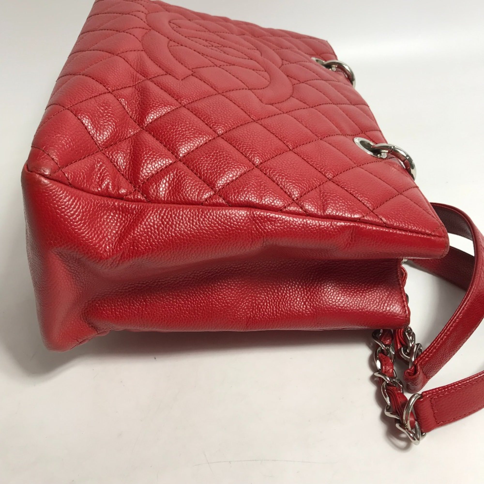 Chanel Red Leather Tote Bag (Pre-Owned)