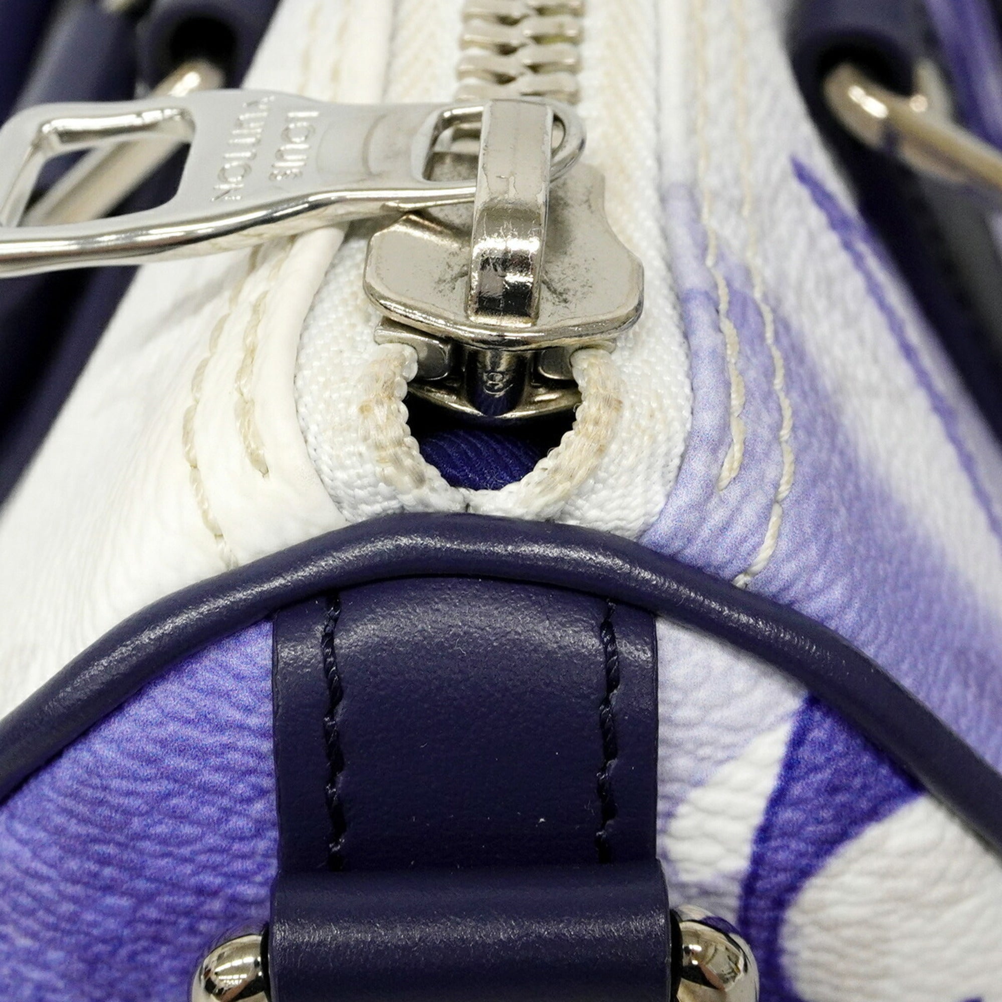 Louis Vuitton Blue Handbag (Pre-Owned)