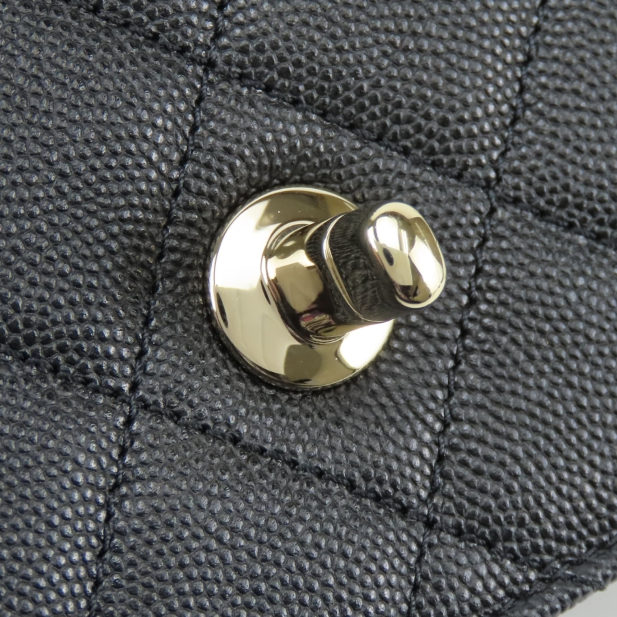 Chanel Black Grained Calfskin Shoulder Bag (Pre-Owned)