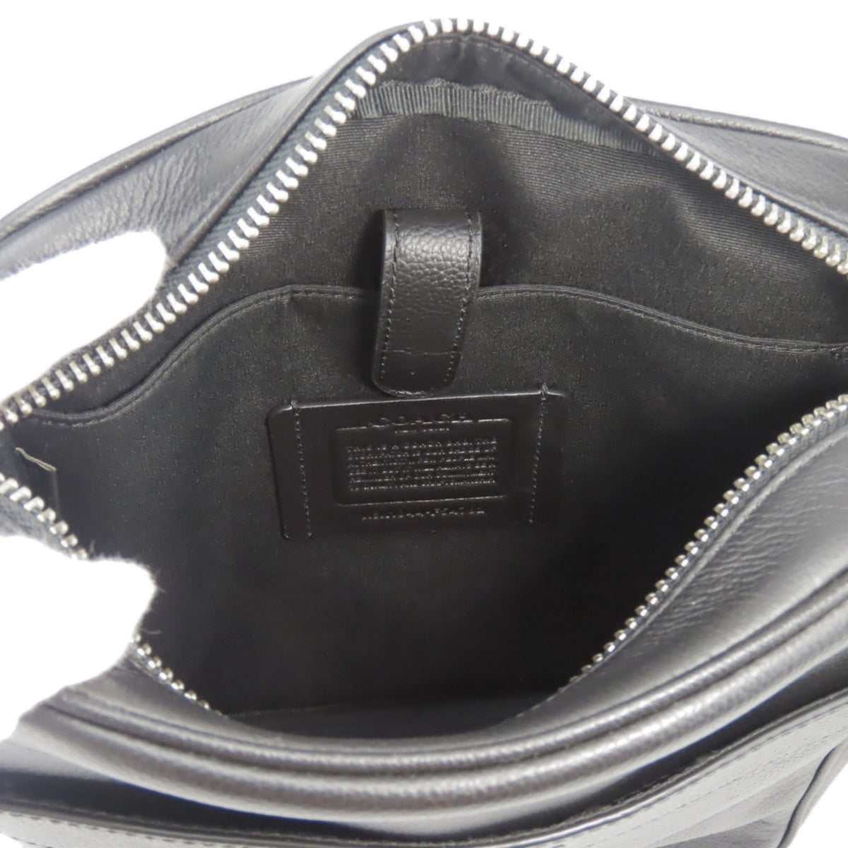 Coach Black Leather Shoulder Bag (Pre-Owned)