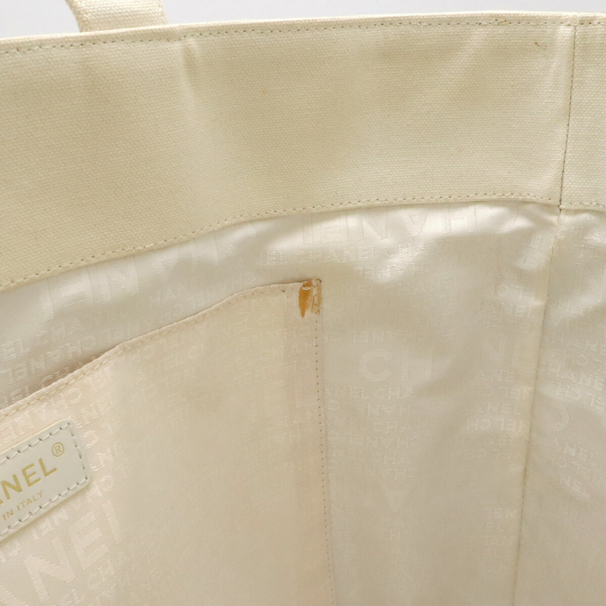 Chanel Gray Ivory Canvas Tote Bag (Pre-Owned)