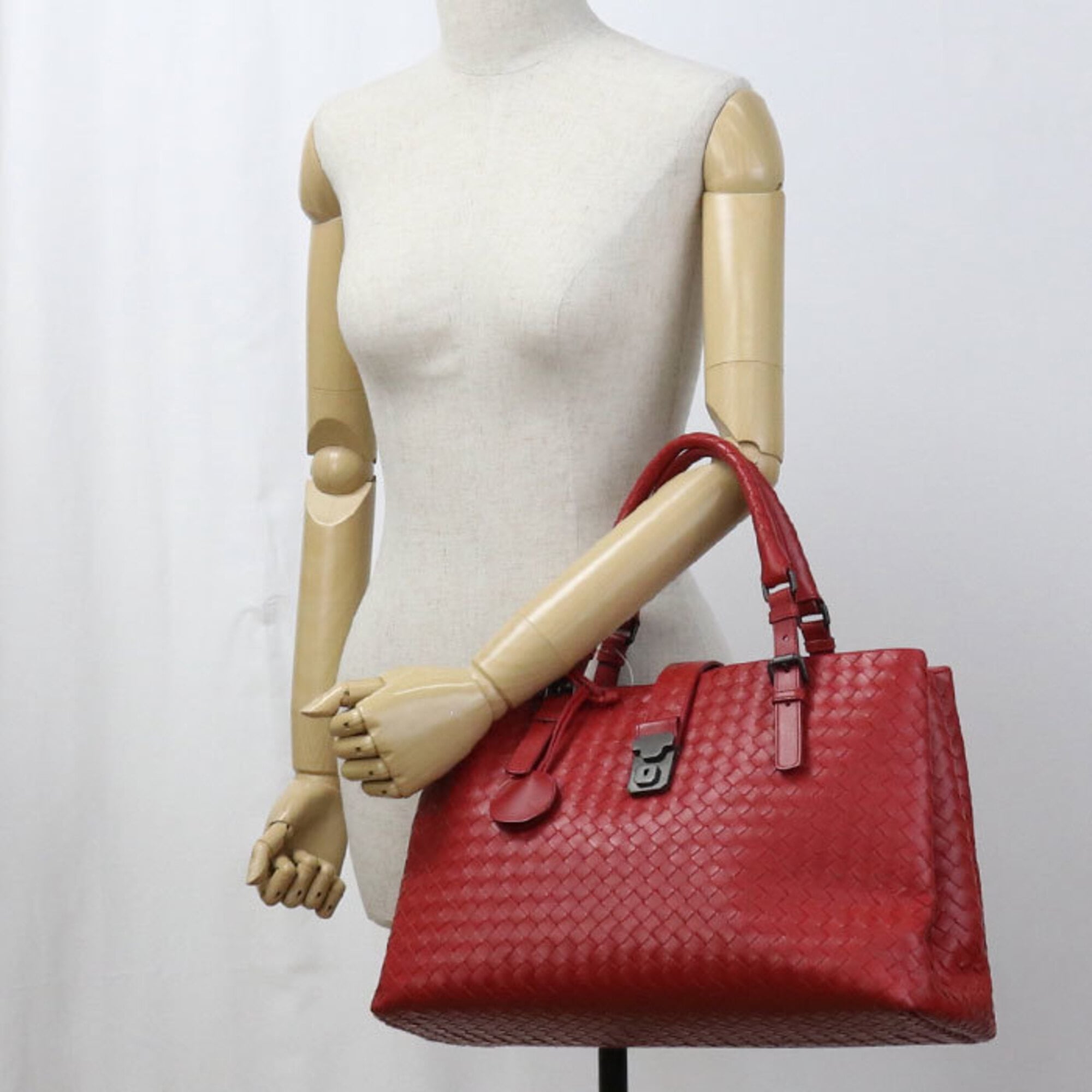 Bottega Veneta Red Color Leather Tote Bag (Pre-Owned)