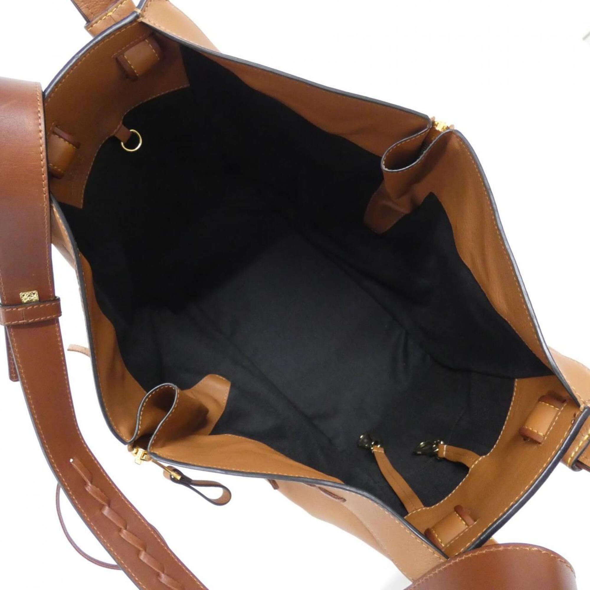 Loewe Brown Shoulder Bag (Pre-Owned)