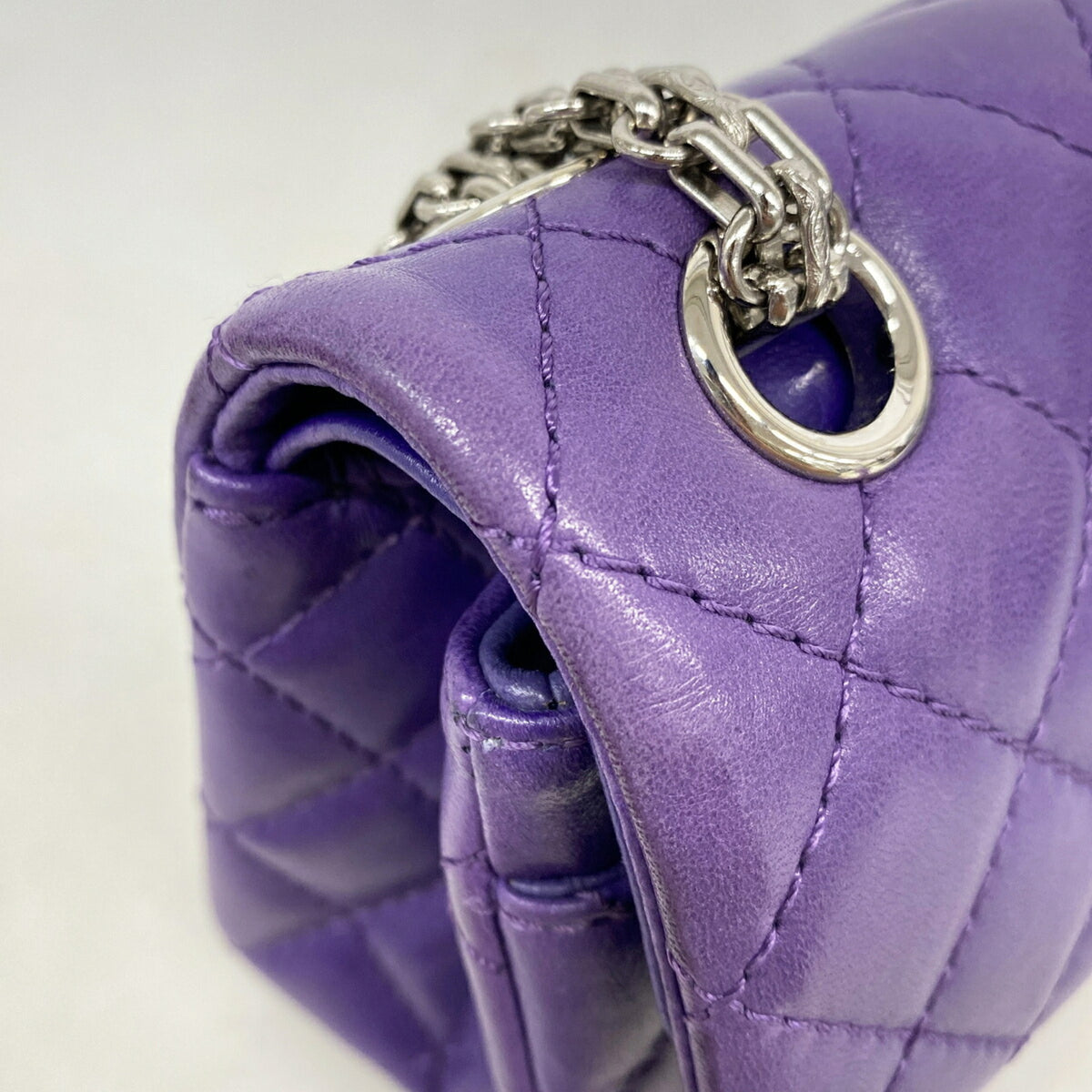 Chanel Purple Leather Shoulder Bag (Pre-Owned)