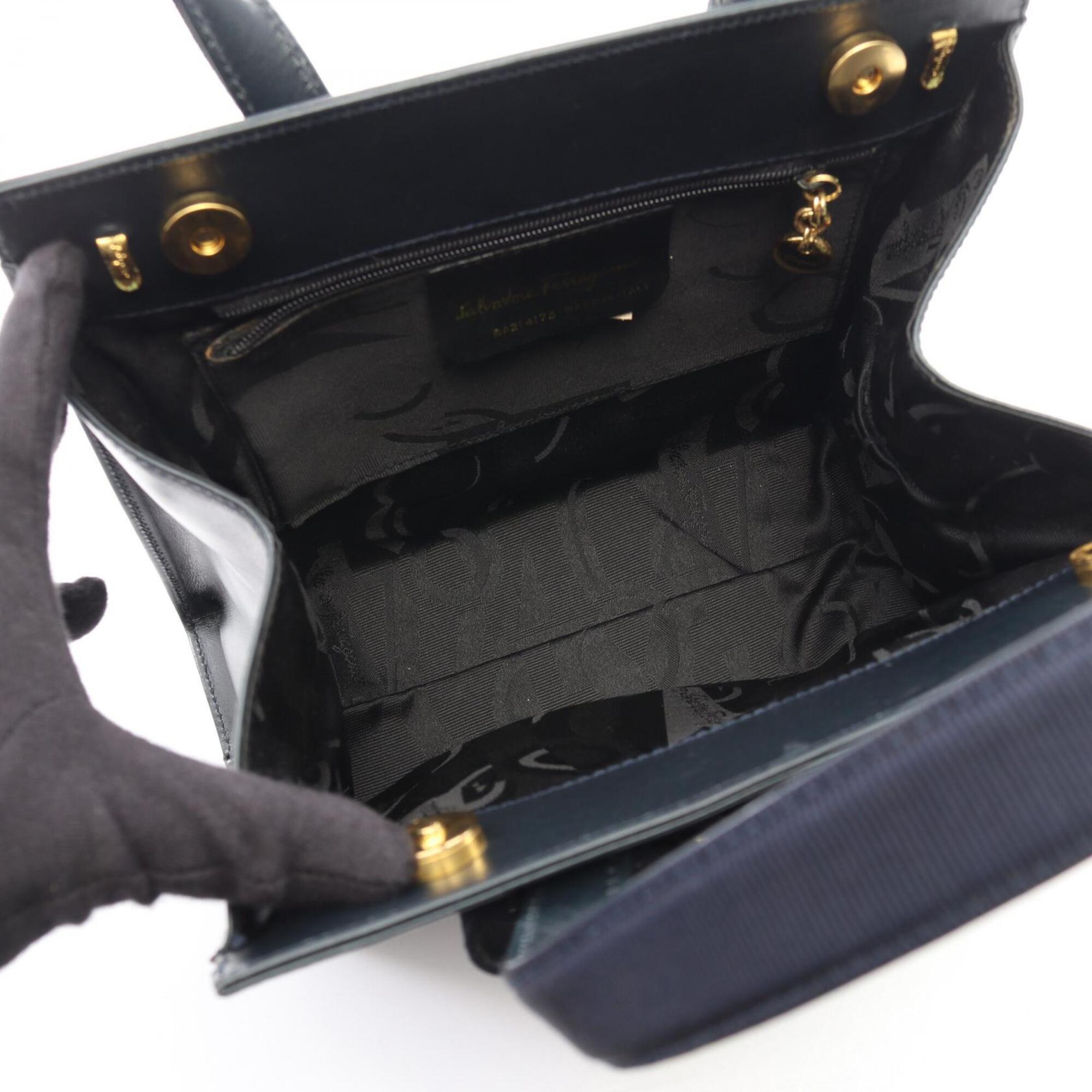 Salvatore Ferragamo Navy Leather Handbag (Pre-Owned)