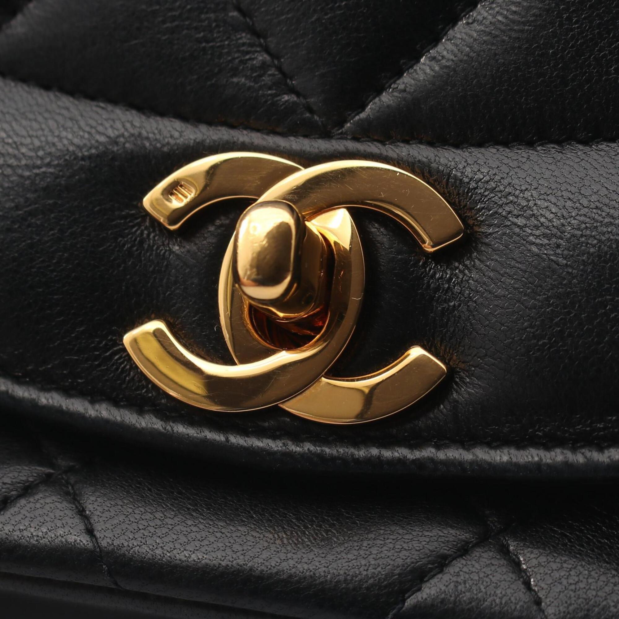 Chanel Black Leather Handbag Shoulder Bag (Pre-Owned)