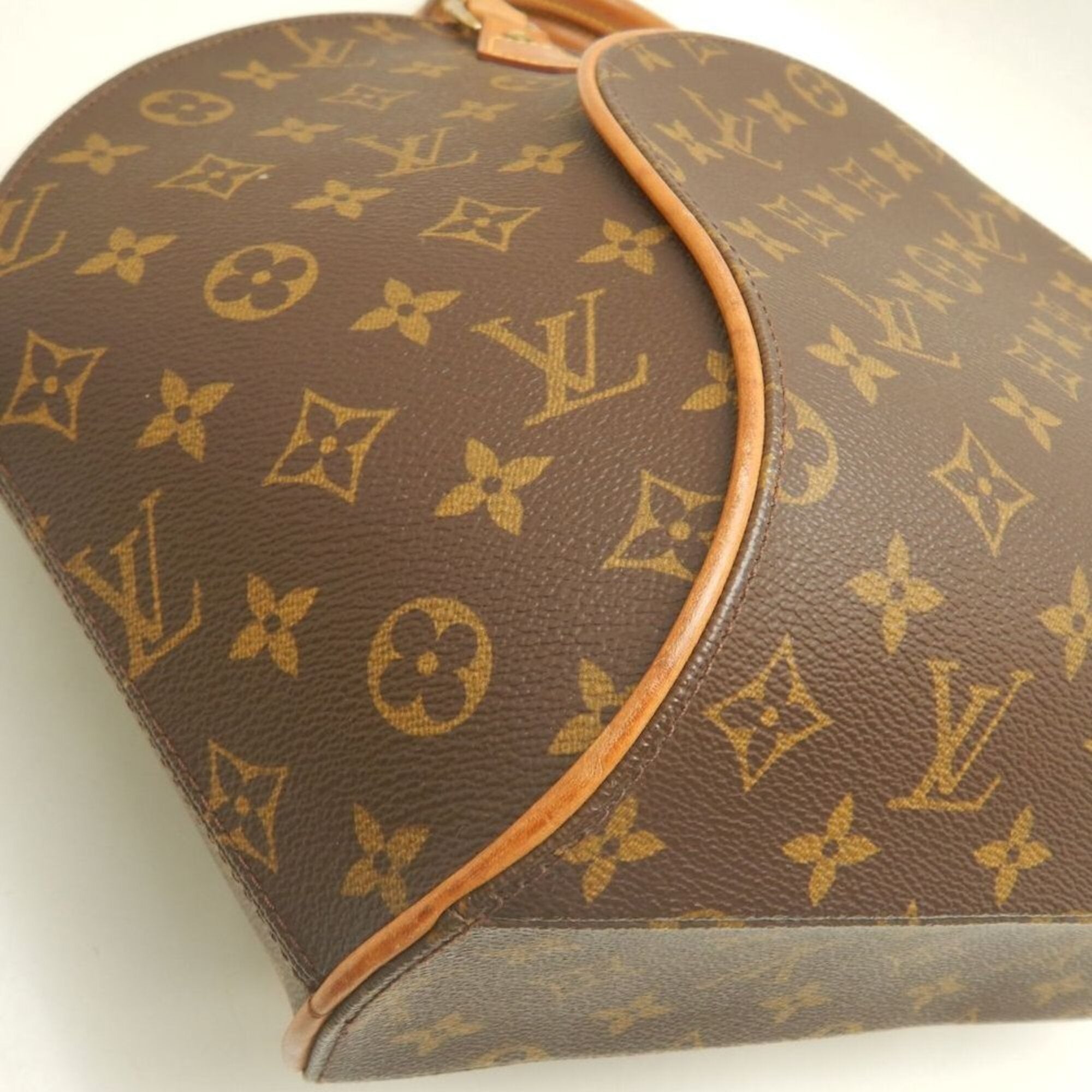 Louis Vuitton Brown Monogram Canvas Handbag (Pre-Owned)