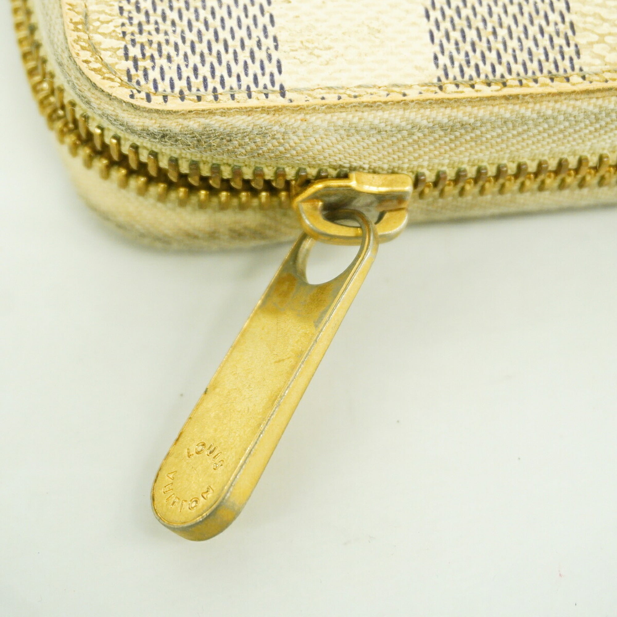 Louis Vuitton White Long Wallet (Bi-Fold) (Pre-Owned)