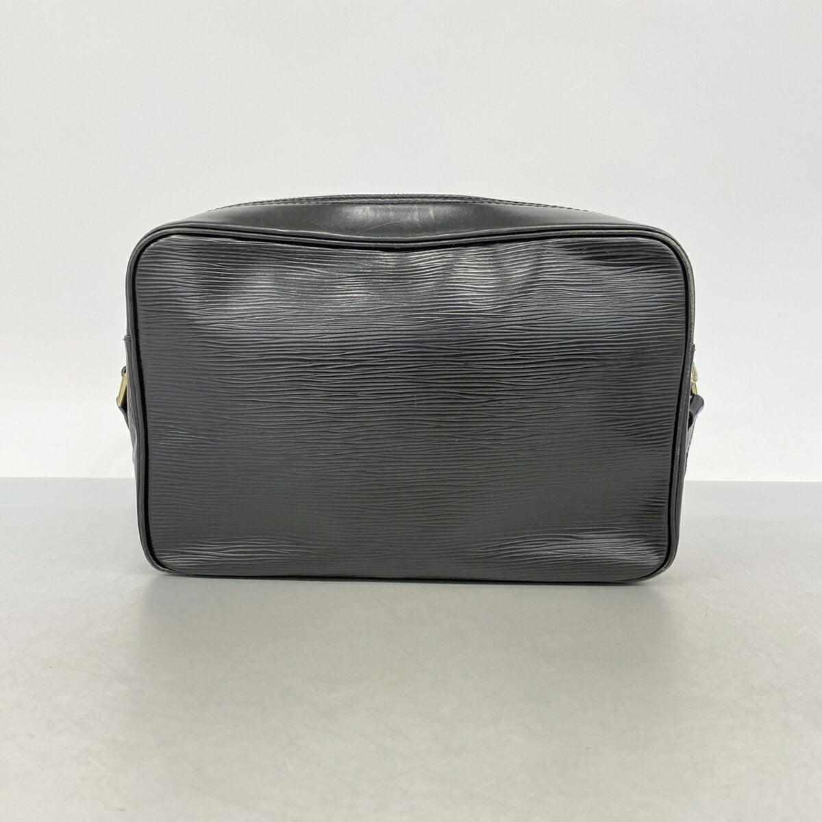 Louis Vuitton Noir Shoulder Bag (Pre-Owned)