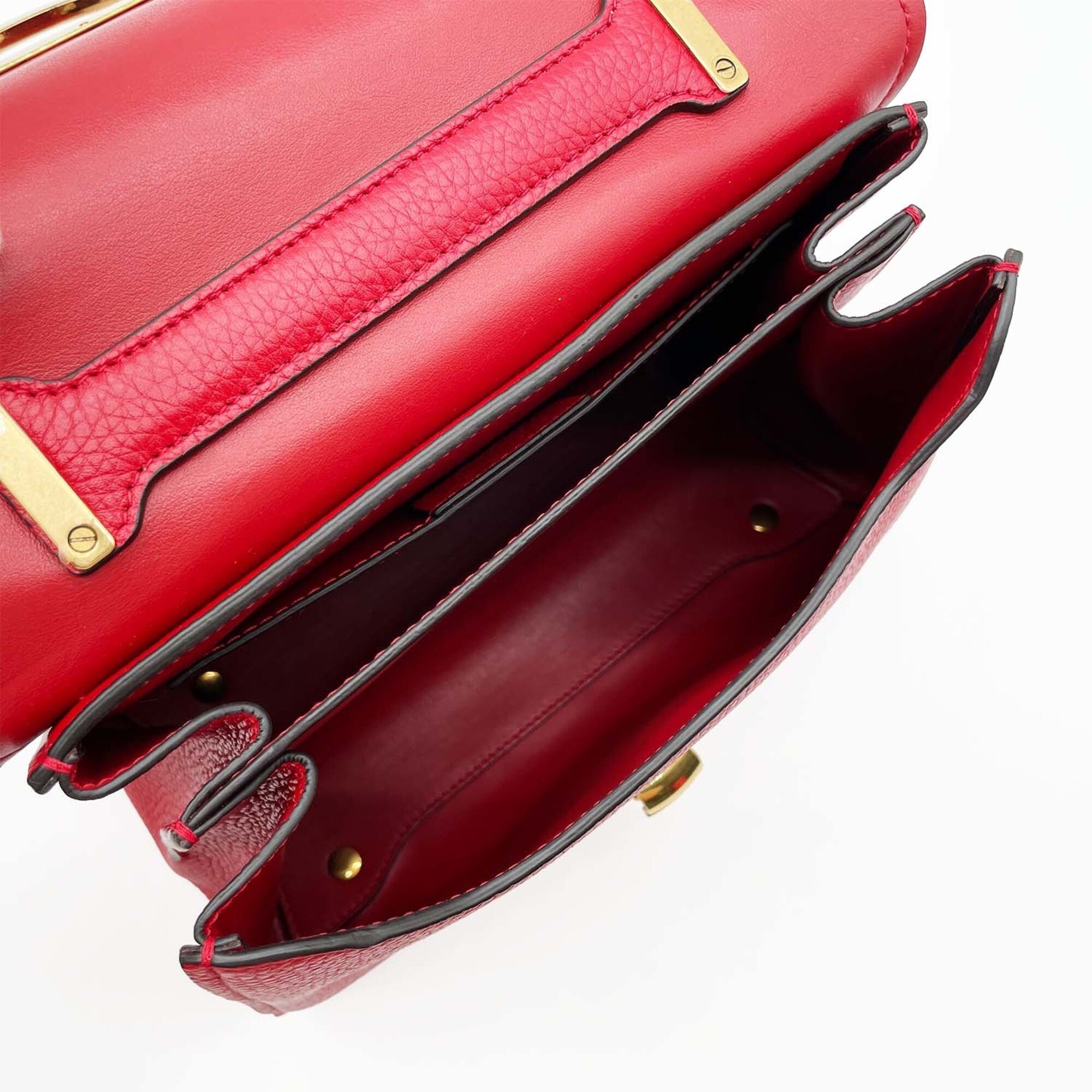 Salvatore Ferragamo Red Color Leather Shoulder Bag (Pre-Owned)