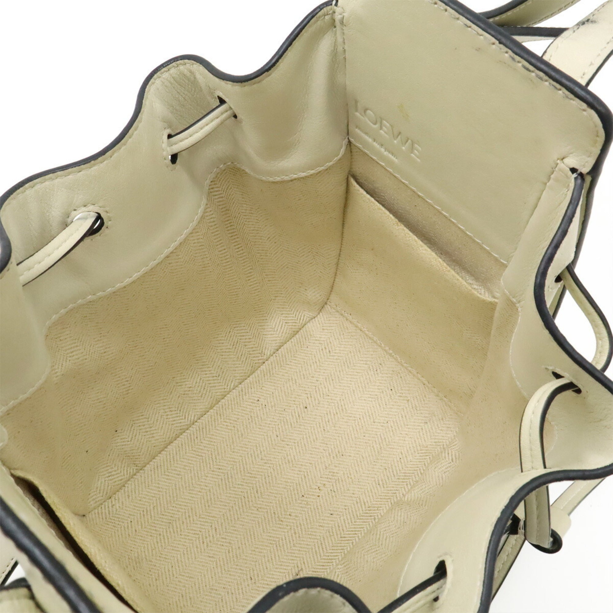 Loewe Hammock Ivory Leather Handbag Shoulder Bag (Pre-Owned)