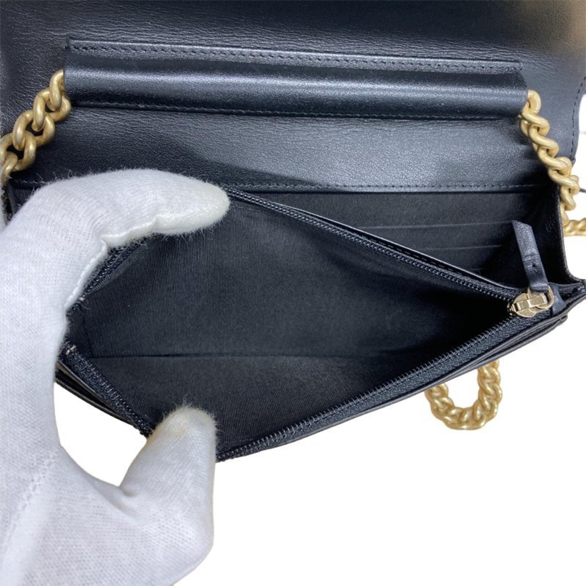 Chanel Black Grained Calfskin Shoulder Bag (Pre-Owned)