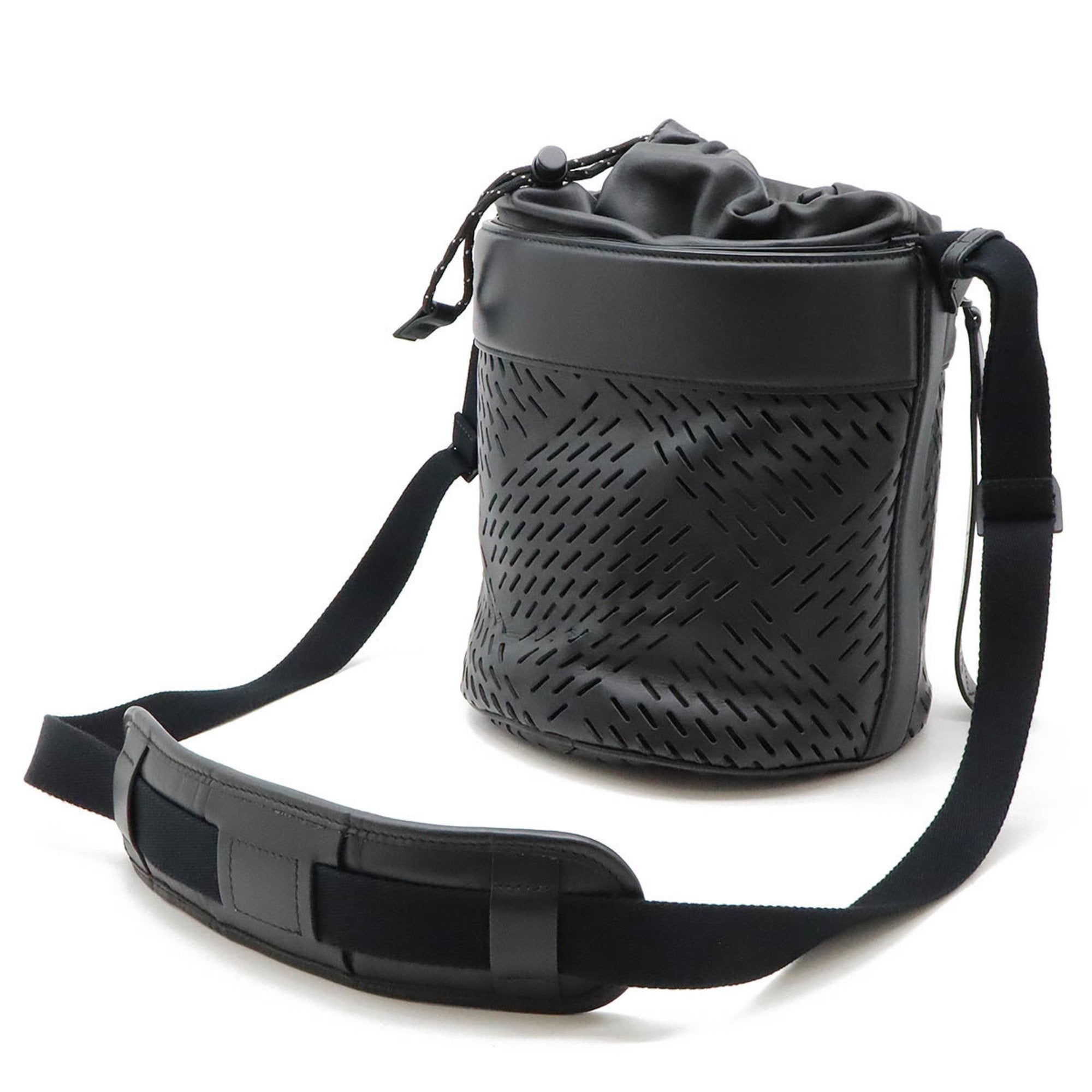 Bottega Veneta Black Leather Shoulder Bag (Pre-Owned)