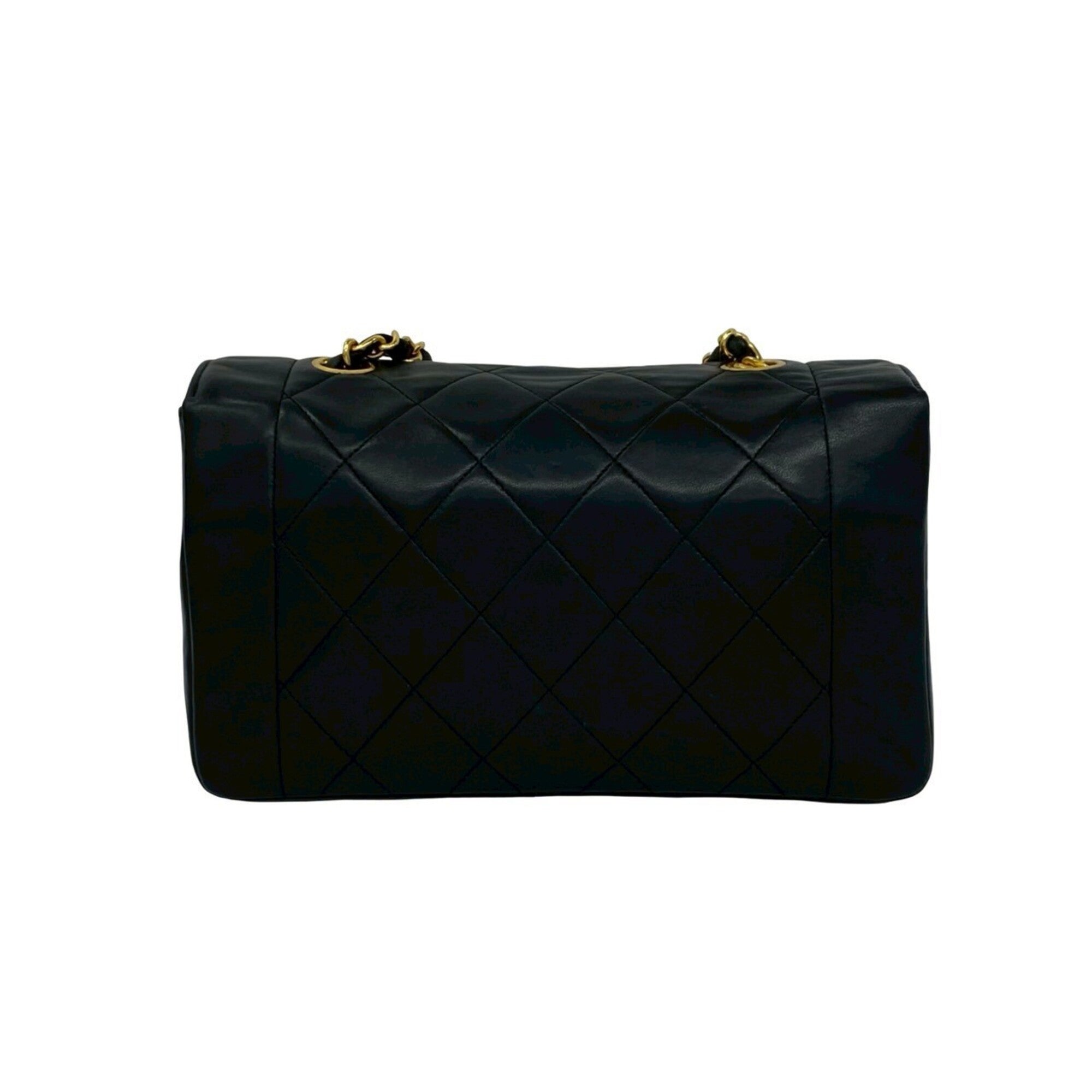 Chanel Black Leather Shoulder Bag (Pre-Owned)