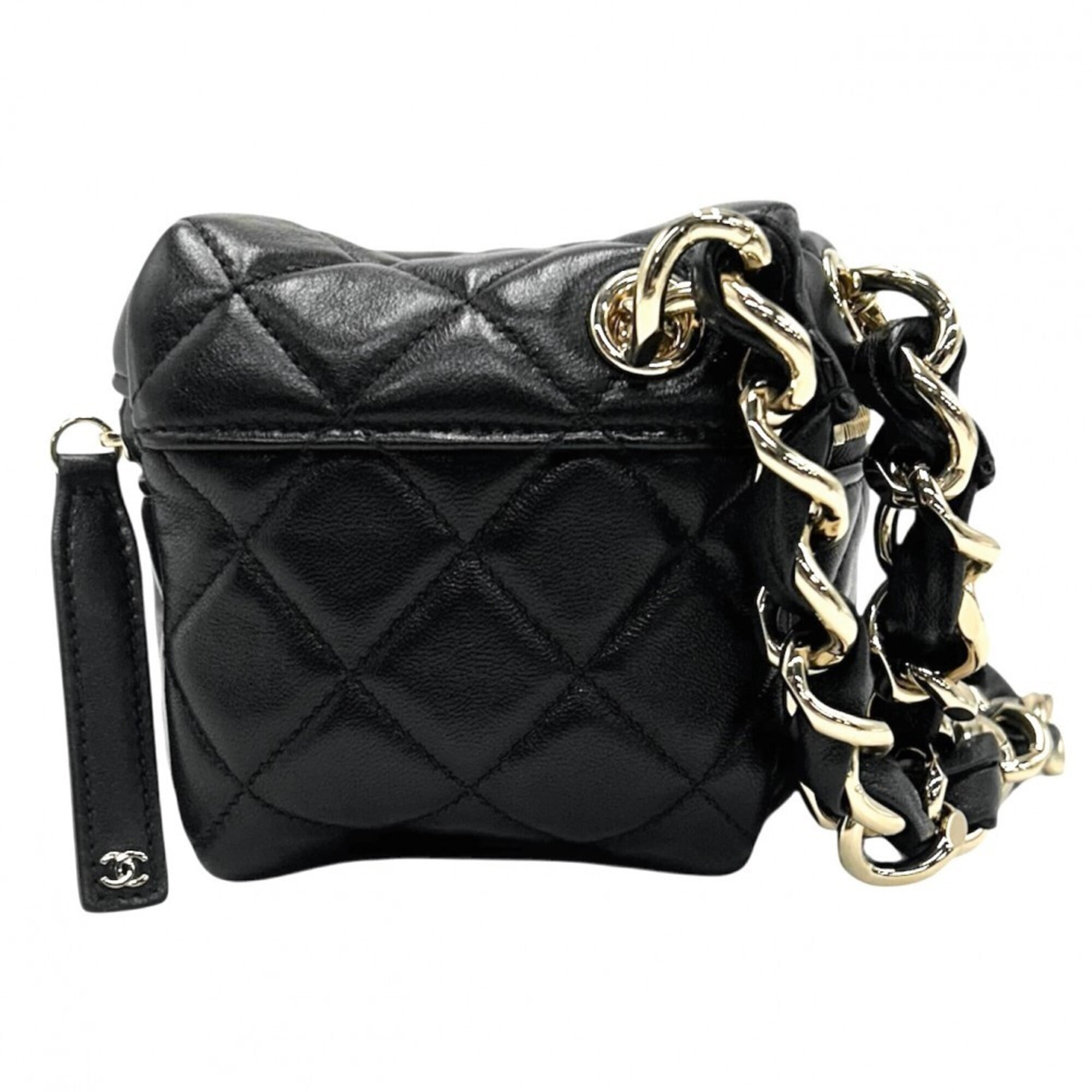 Chanel Matelasse Black Leather Handbag (Pre-Owned)