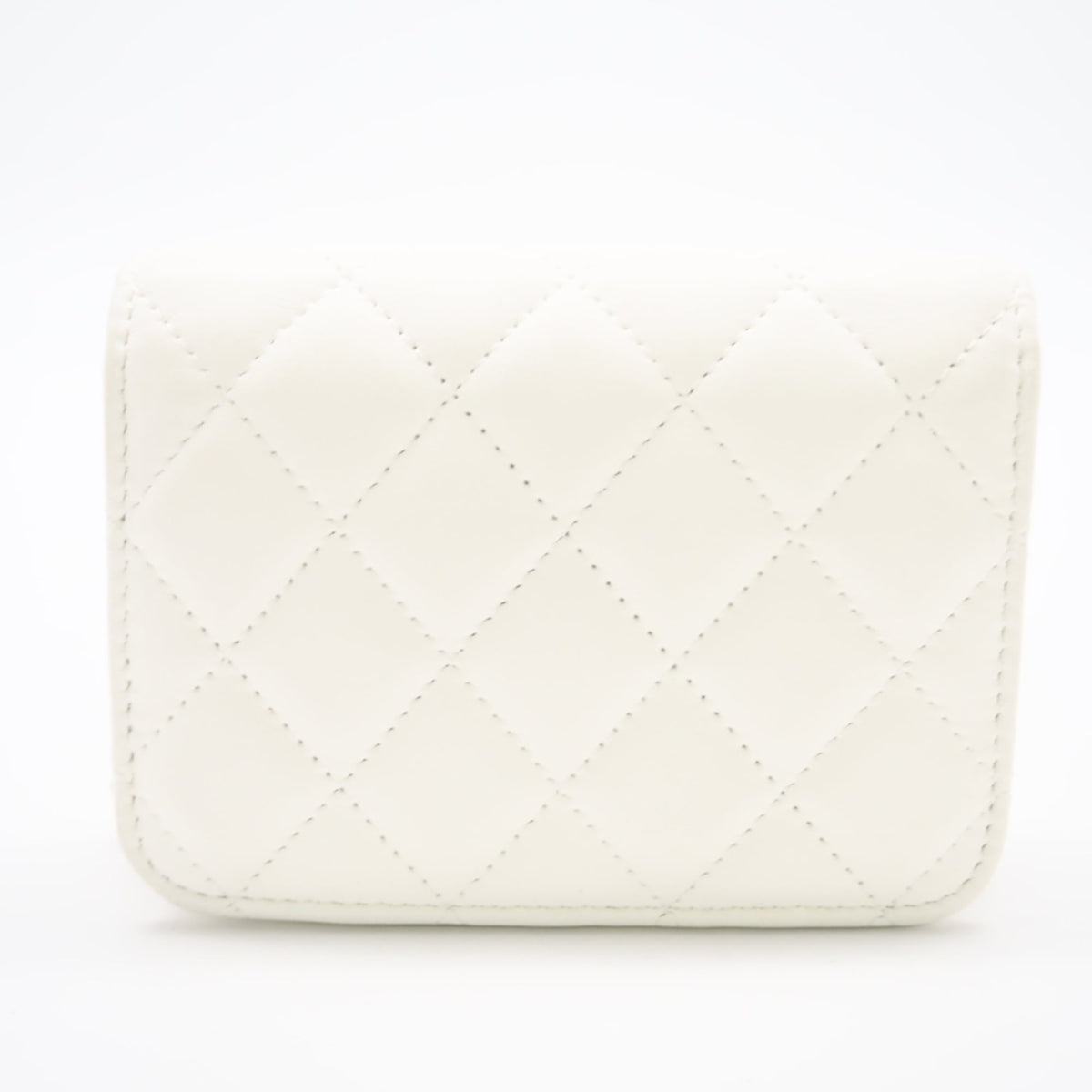 Chanel White Leather Shoulder Bag (Pre-Owned)