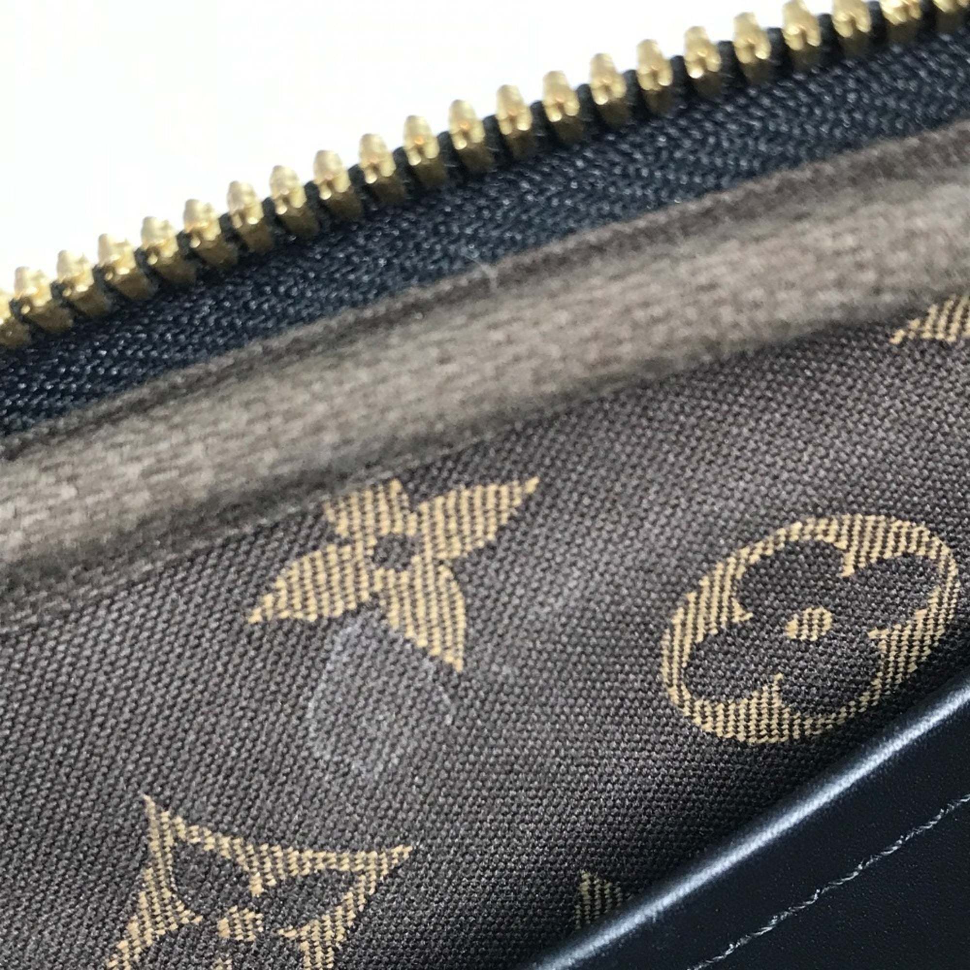 Louis Vuitton Black Monogram Monogram Pochette Shoulder Bag (Pre-Owned)