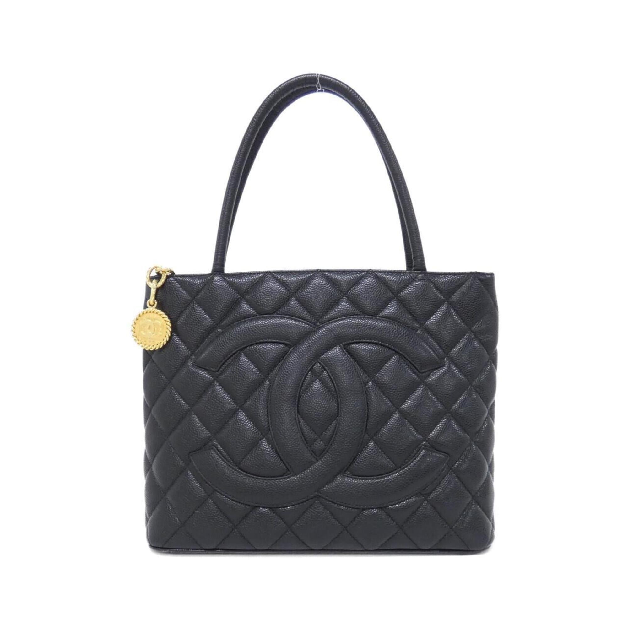 Chanel Black Grained Calfskin Handbag (Pre-Owned)