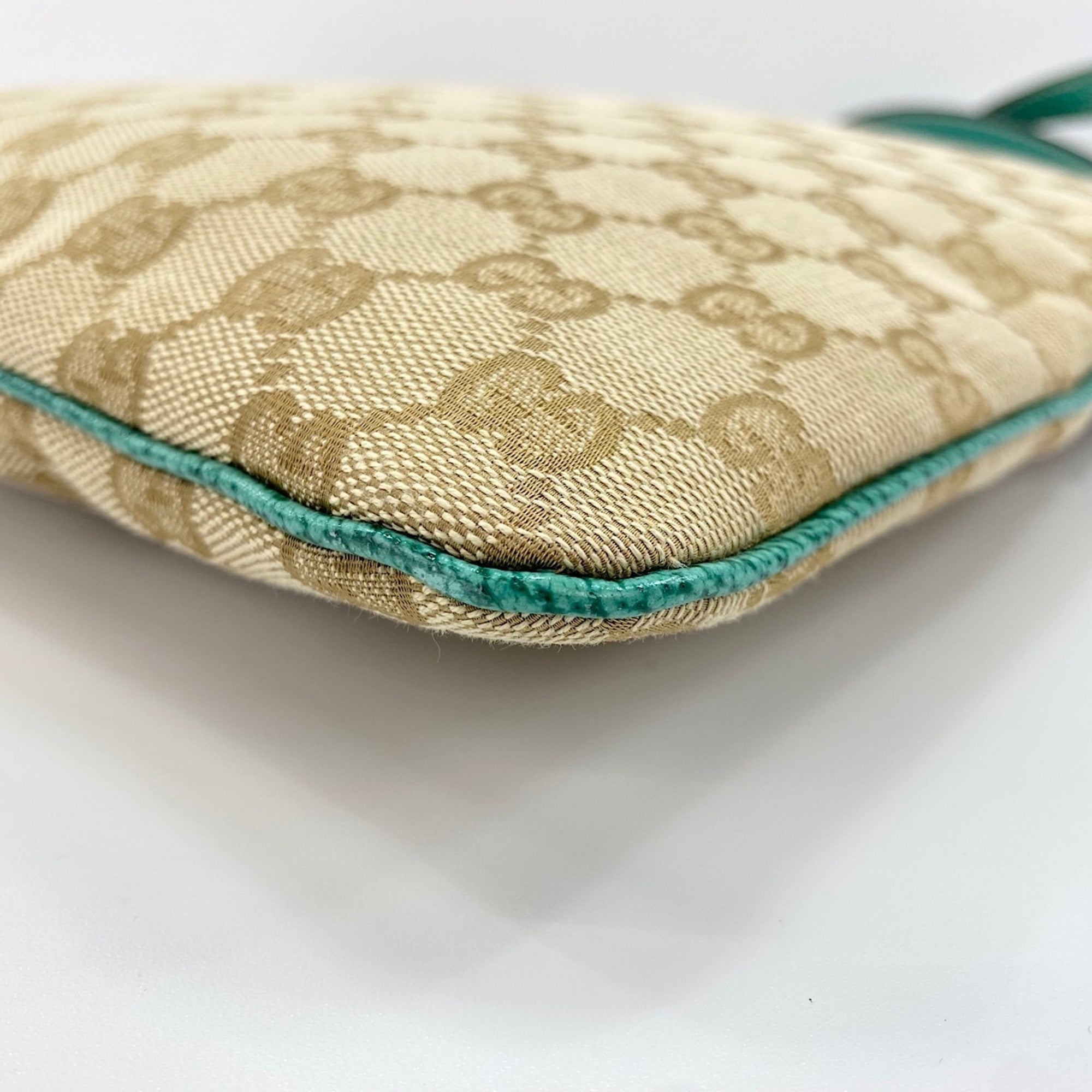 Gucci Beige Shoulder Bag (Pre-Owned)