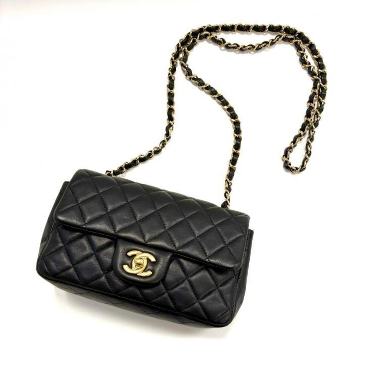 Chanel Black Leather Shoulder Bag (Pre-Owned)