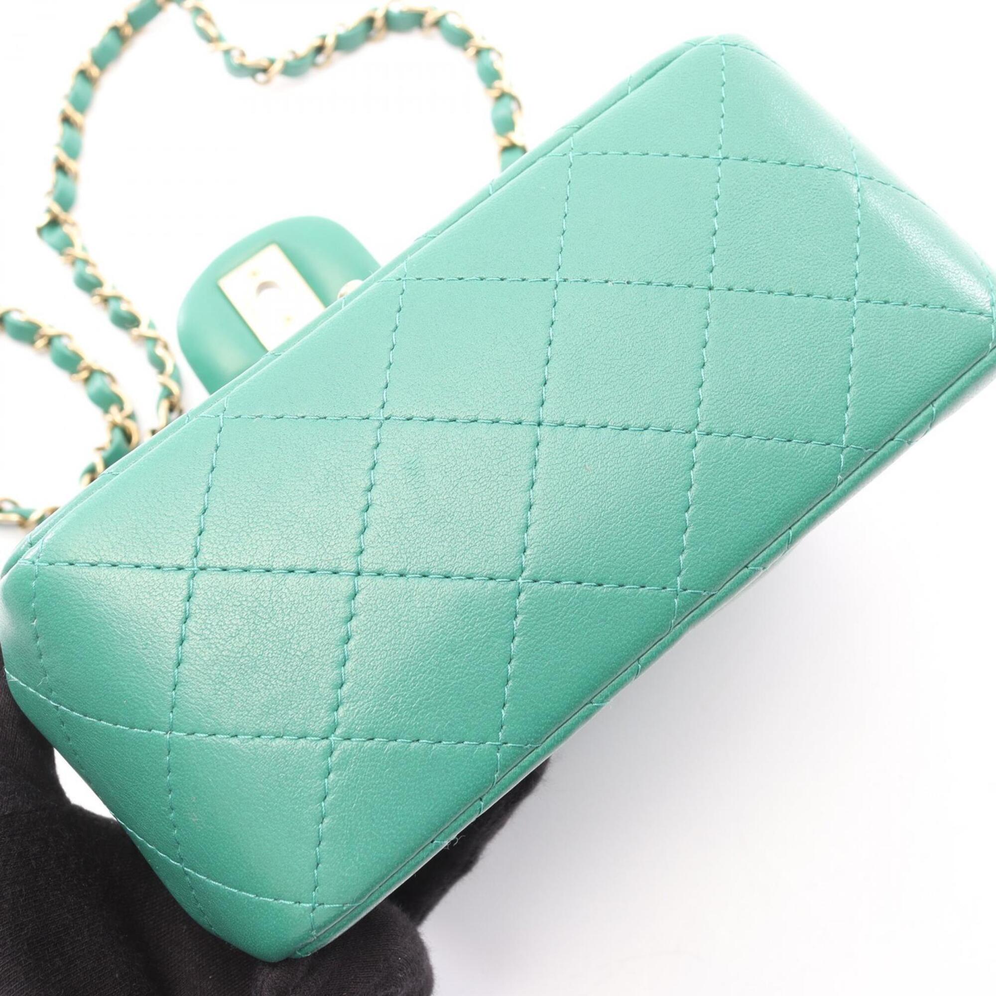 Chanel Green Leather Handbag Shoulder Bag (Pre-Owned)