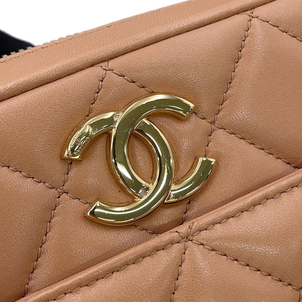 Chanel Matelasse Beige Leather Handbag (Pre-Owned)